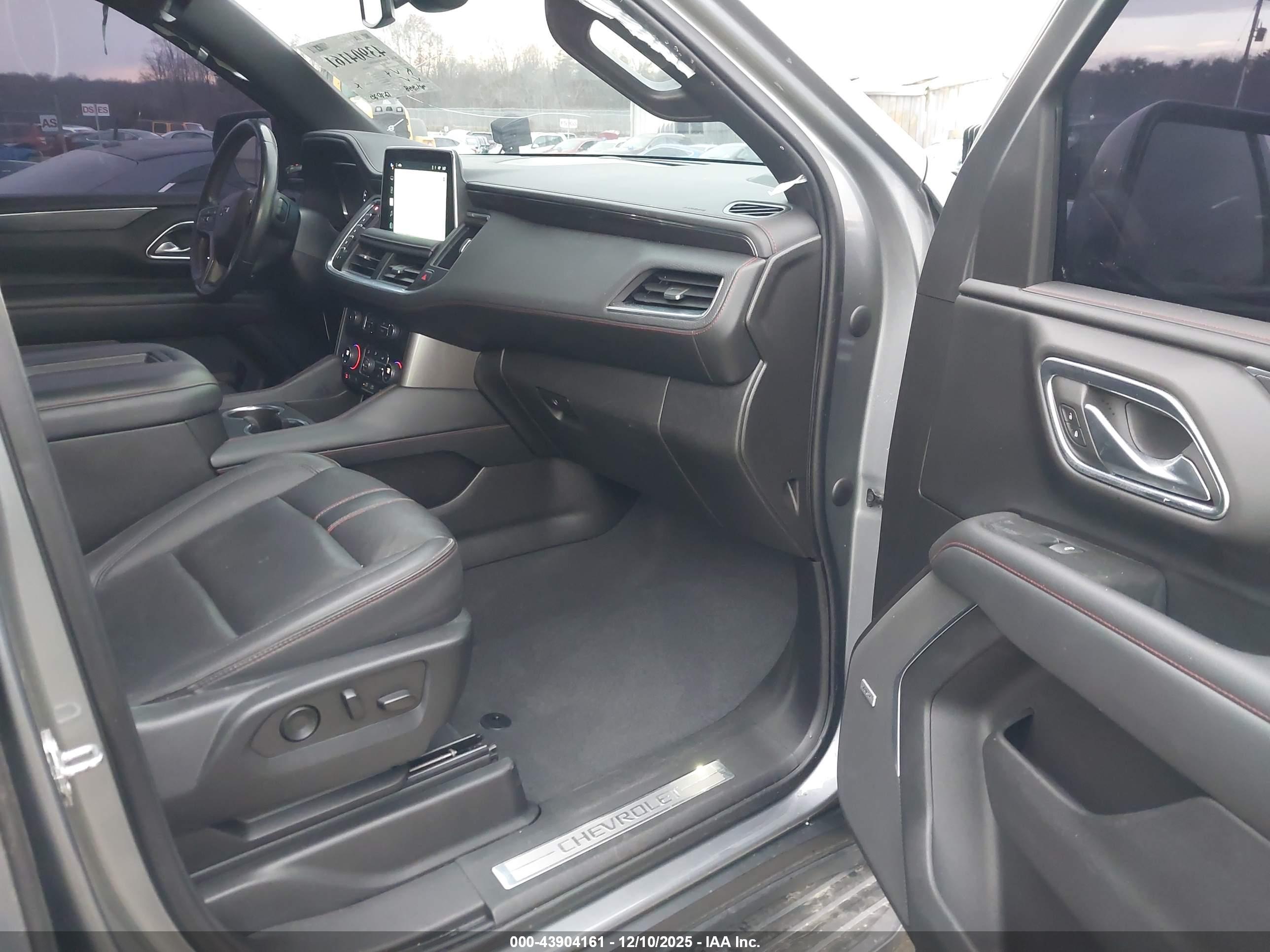 CHEVROLET TAHOE image 5