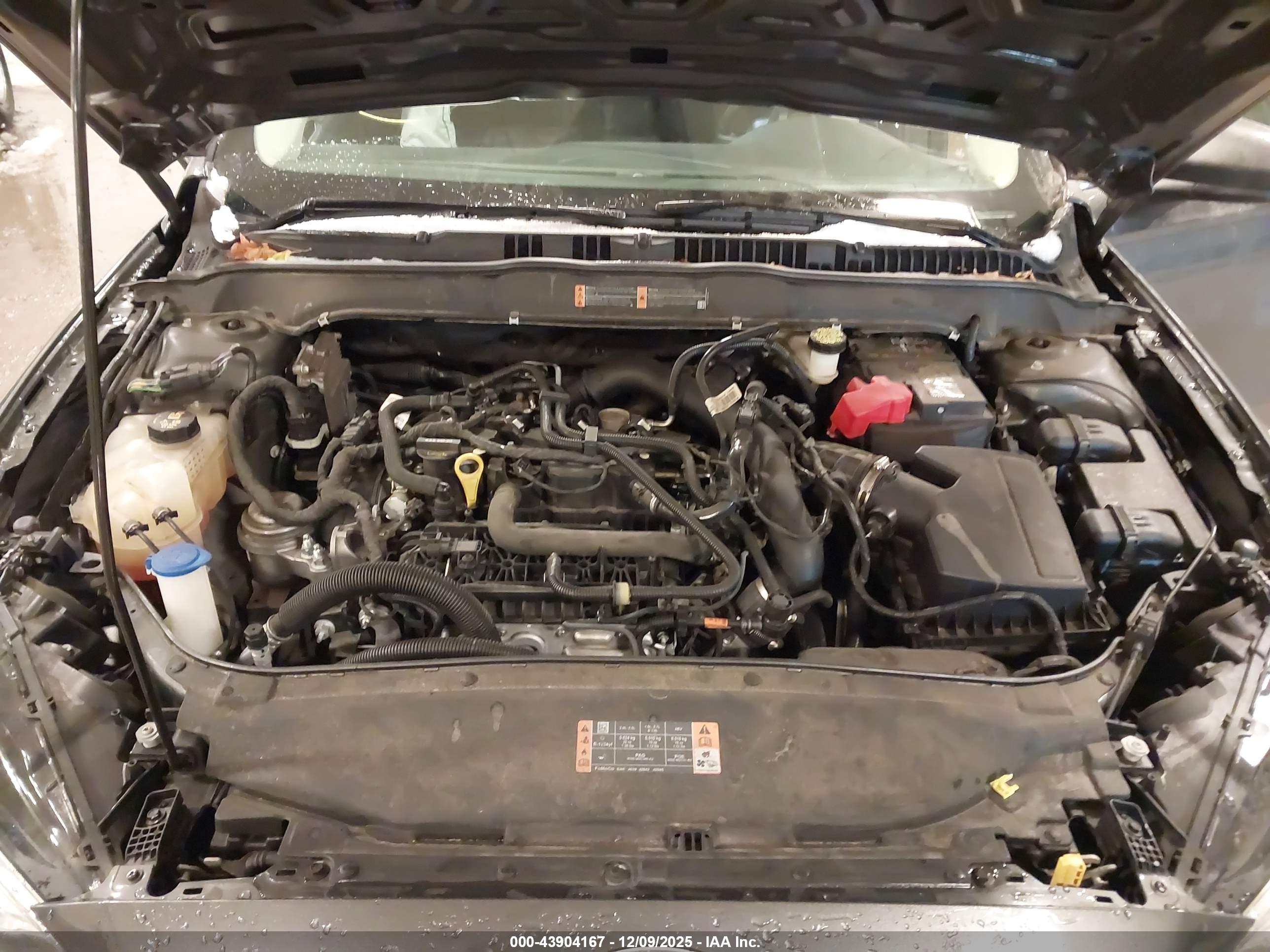 FORD FUSION image 10