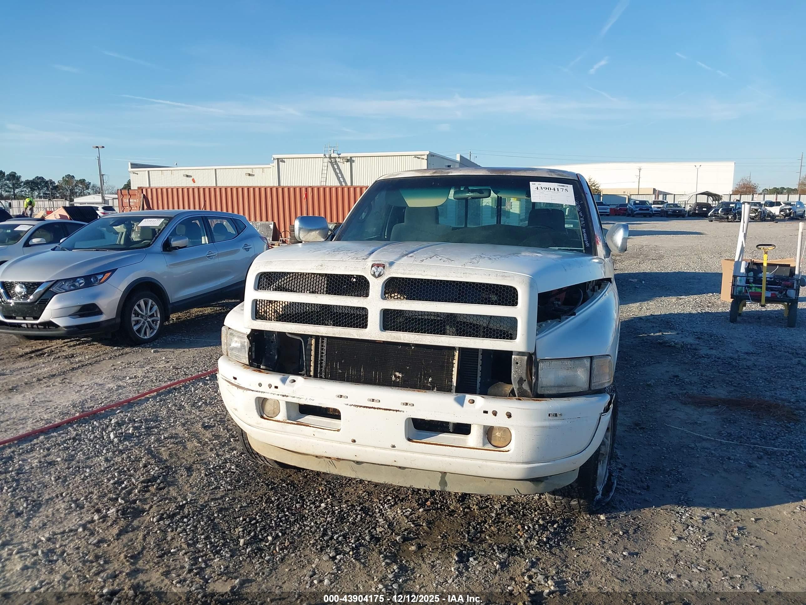 DODGE RAM image 6
