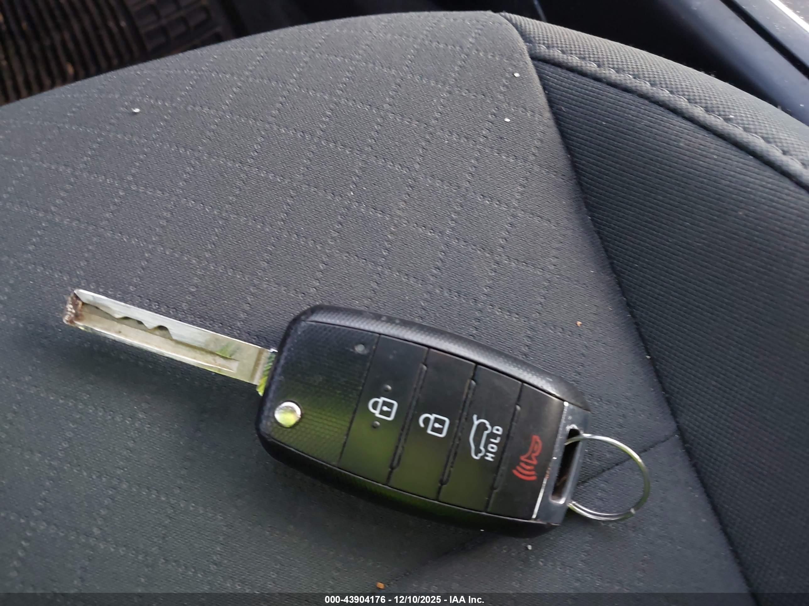 KIA SORENTO image 11
