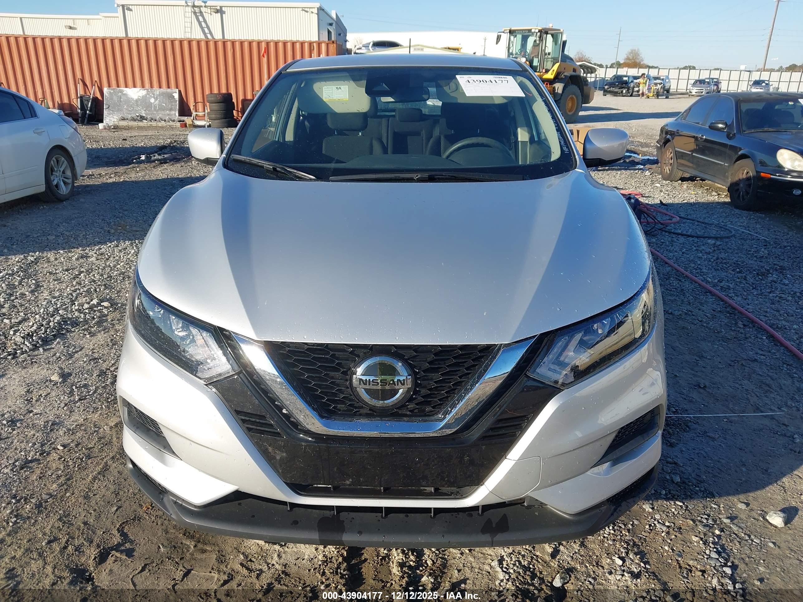 NISSAN ROGUE image 6