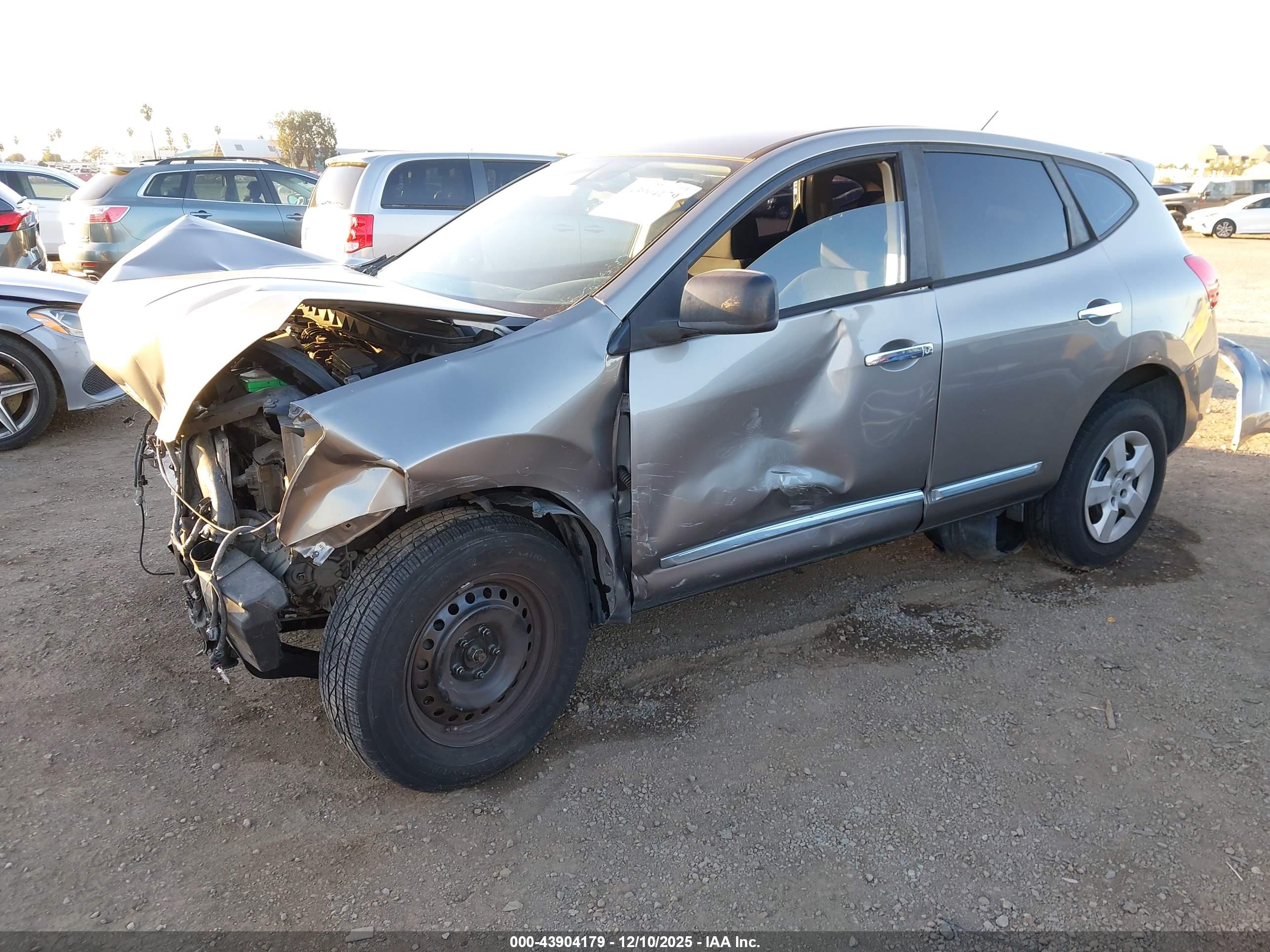 NISSAN ROGUE image 2