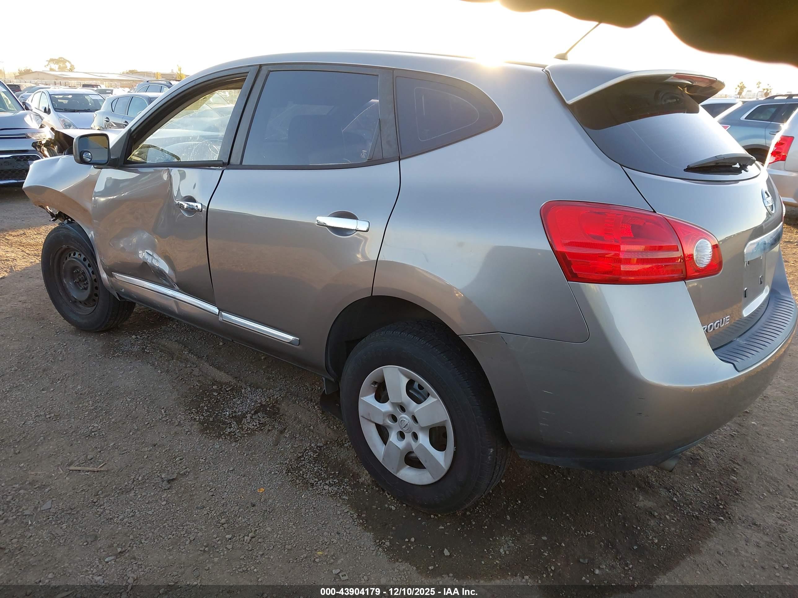 NISSAN ROGUE image 3