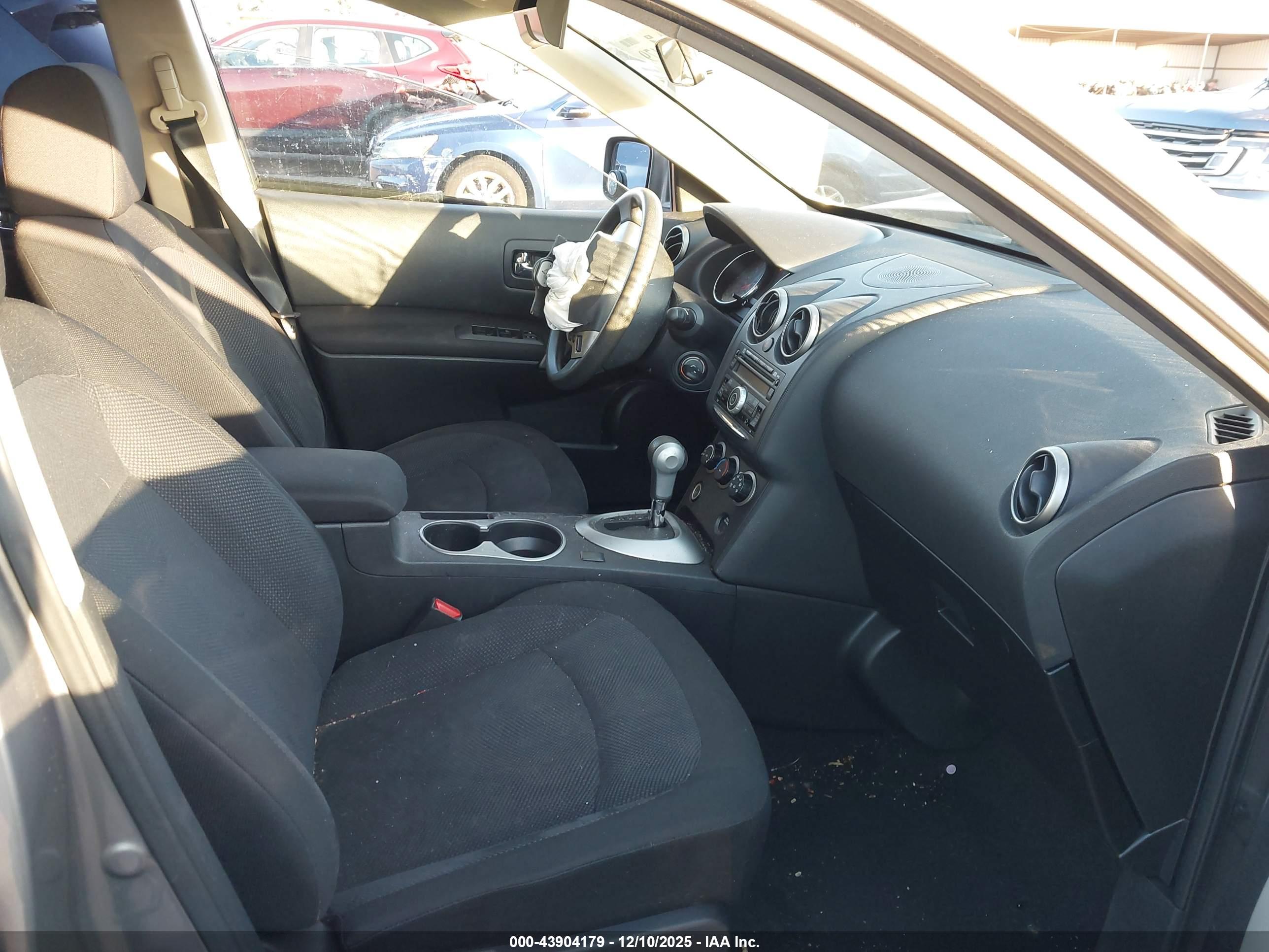 NISSAN ROGUE image 5