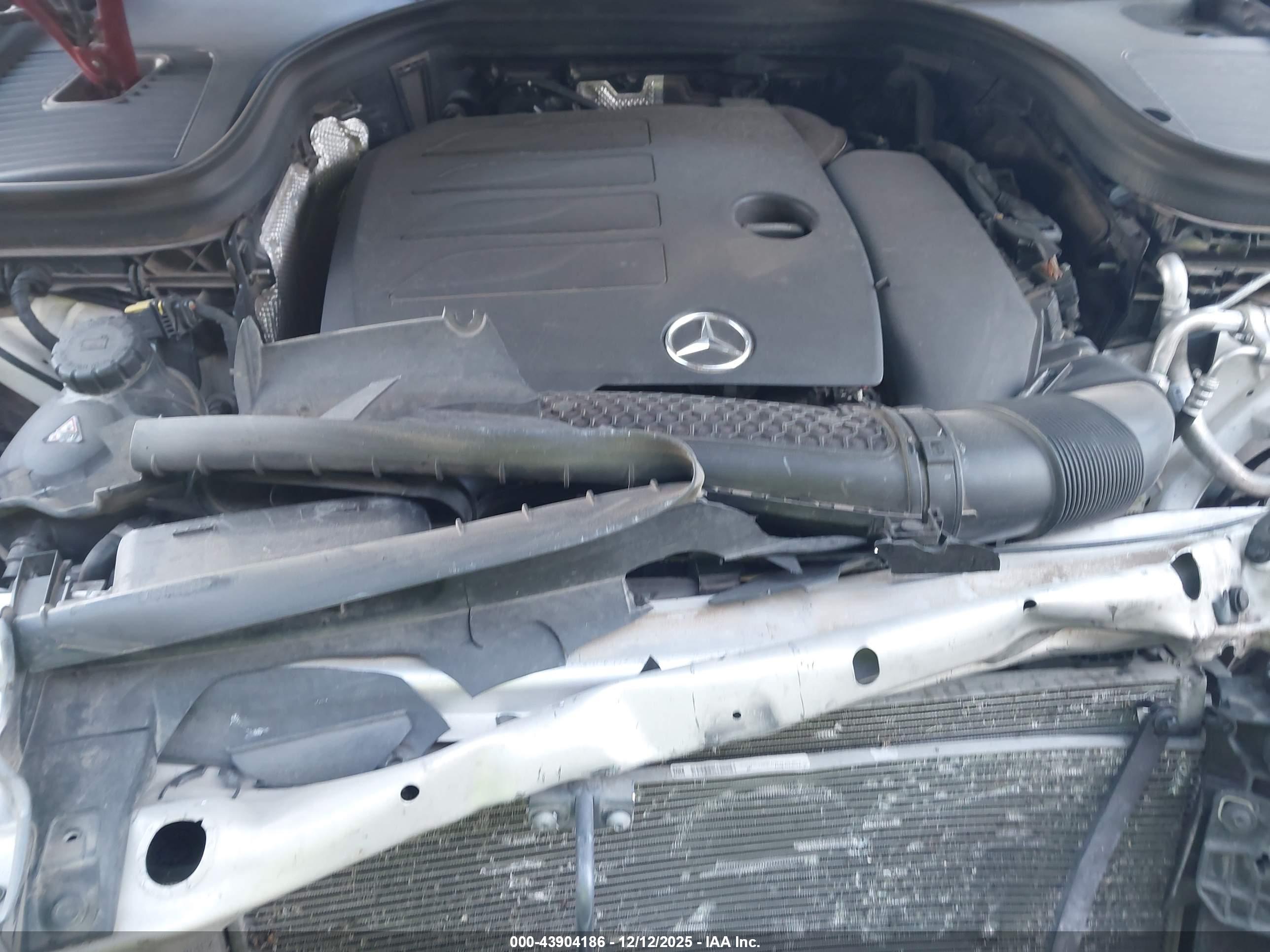 MERCEDES-BENZ GLC image 10