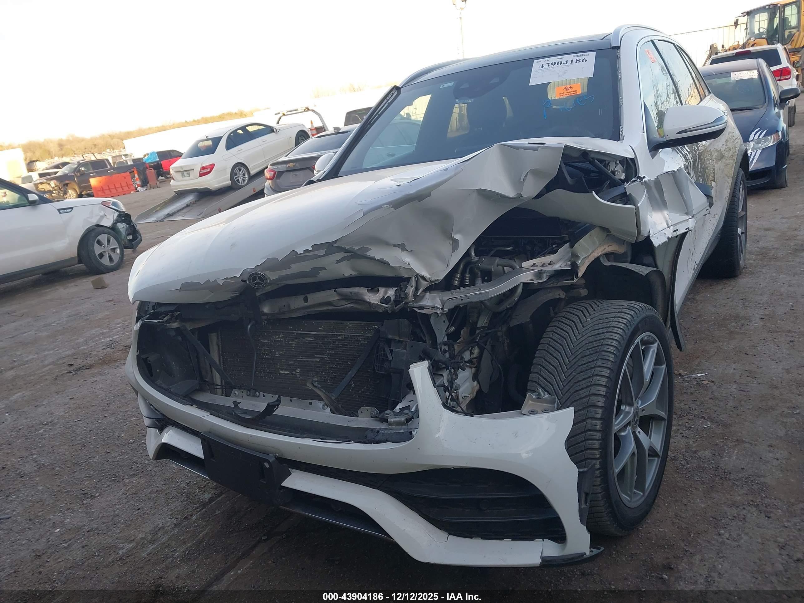 MERCEDES-BENZ GLC image 6