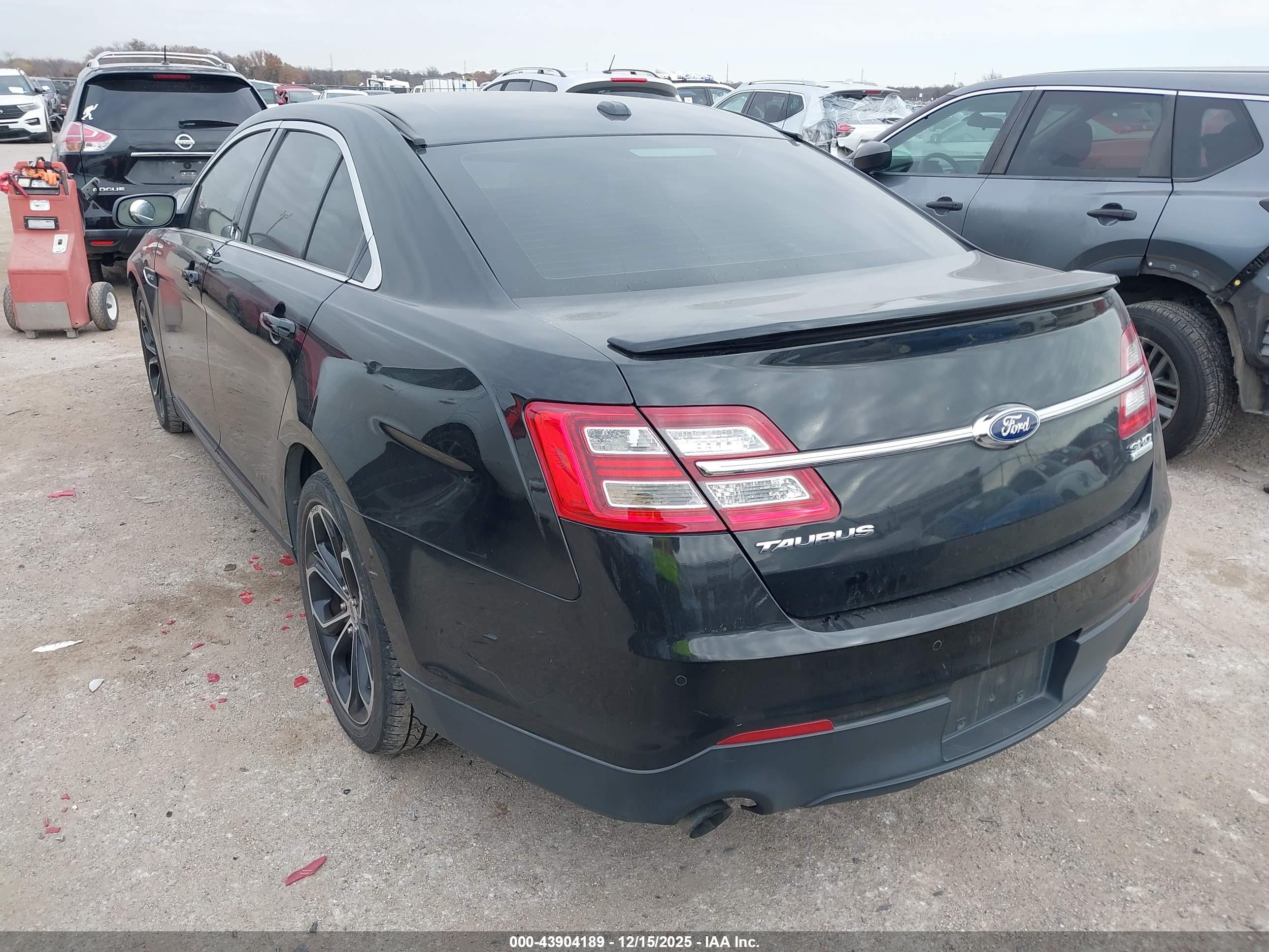 FORD TAURUS image 3