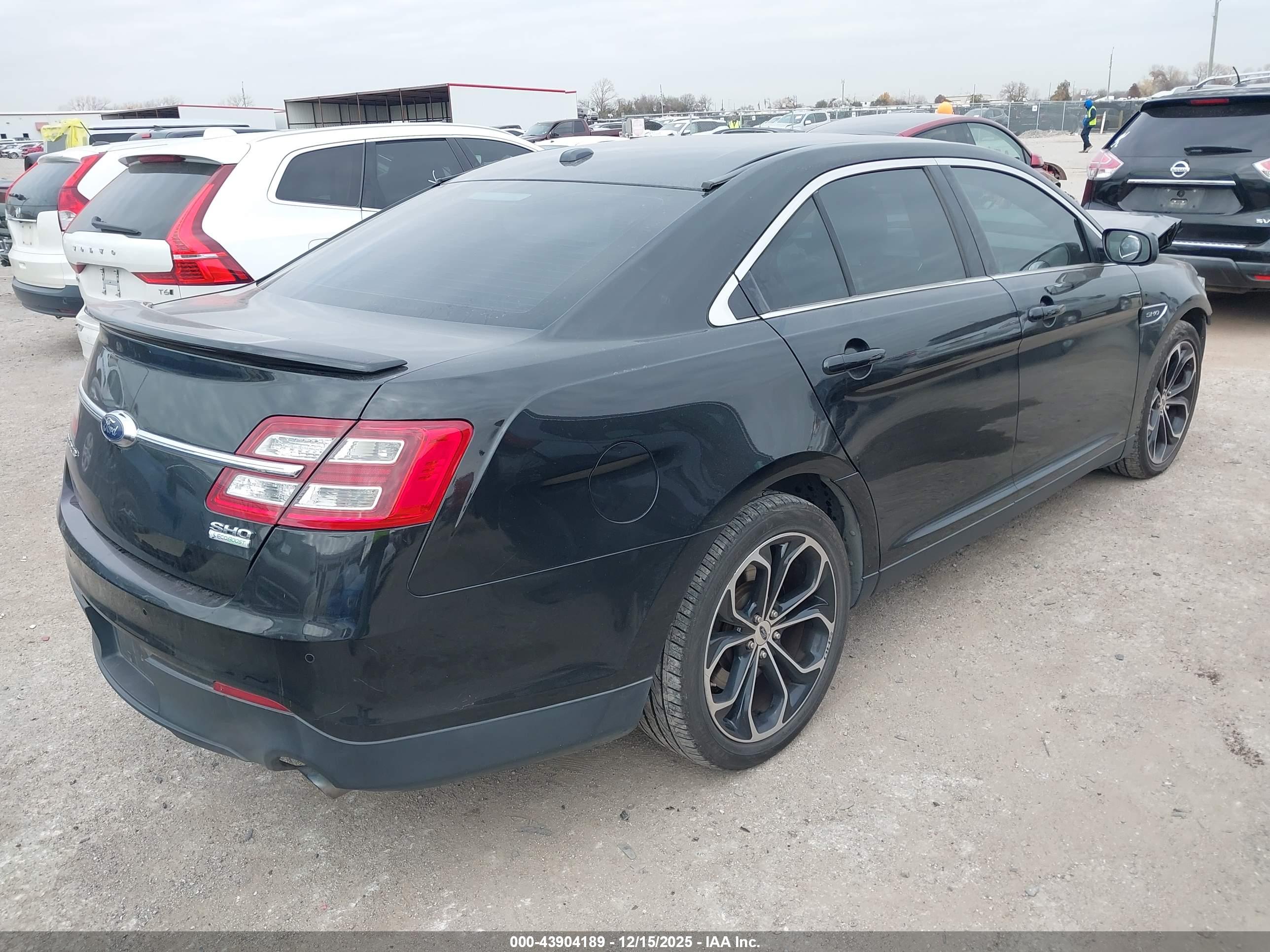 FORD TAURUS image 4