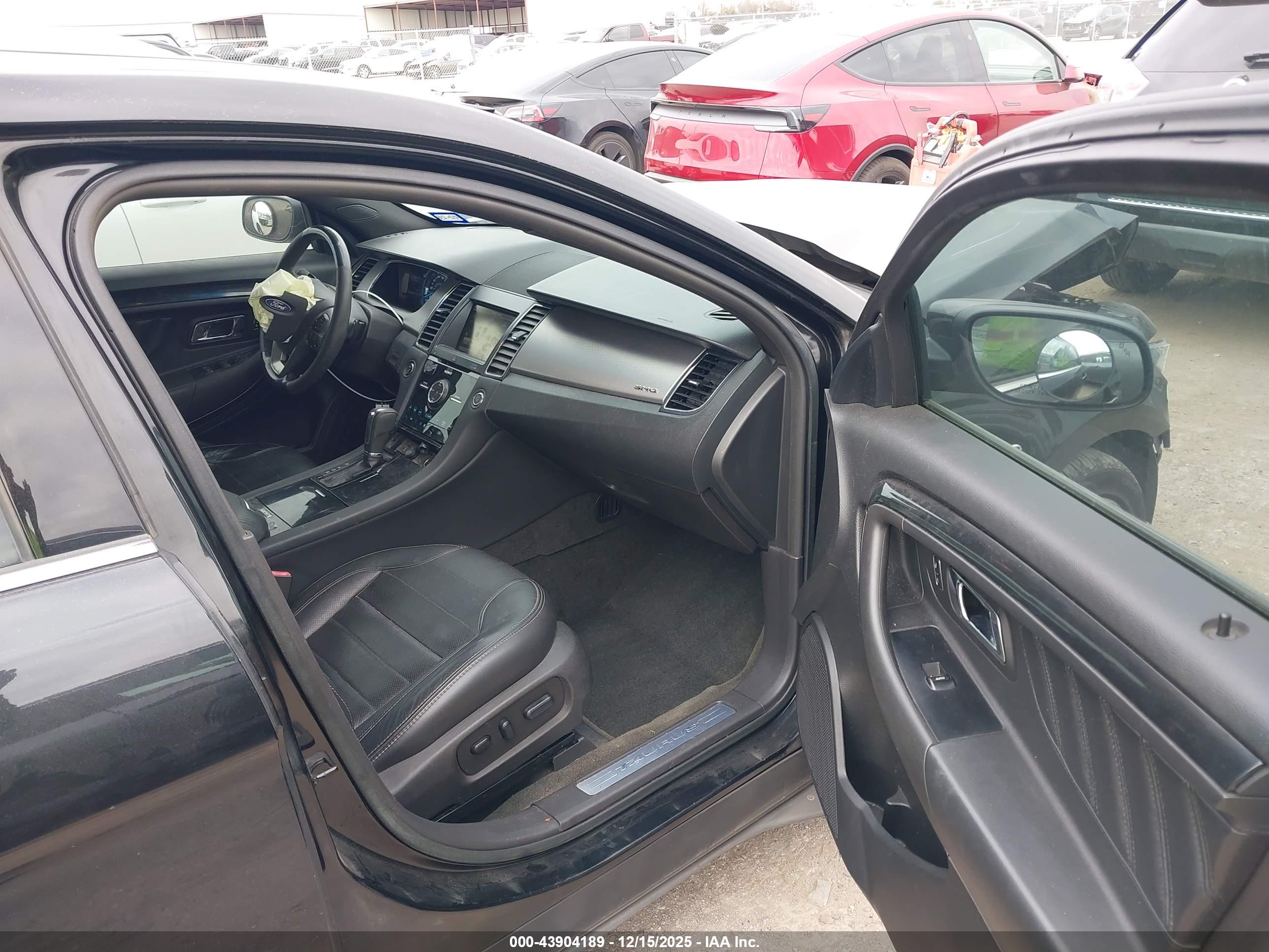 FORD TAURUS image 5