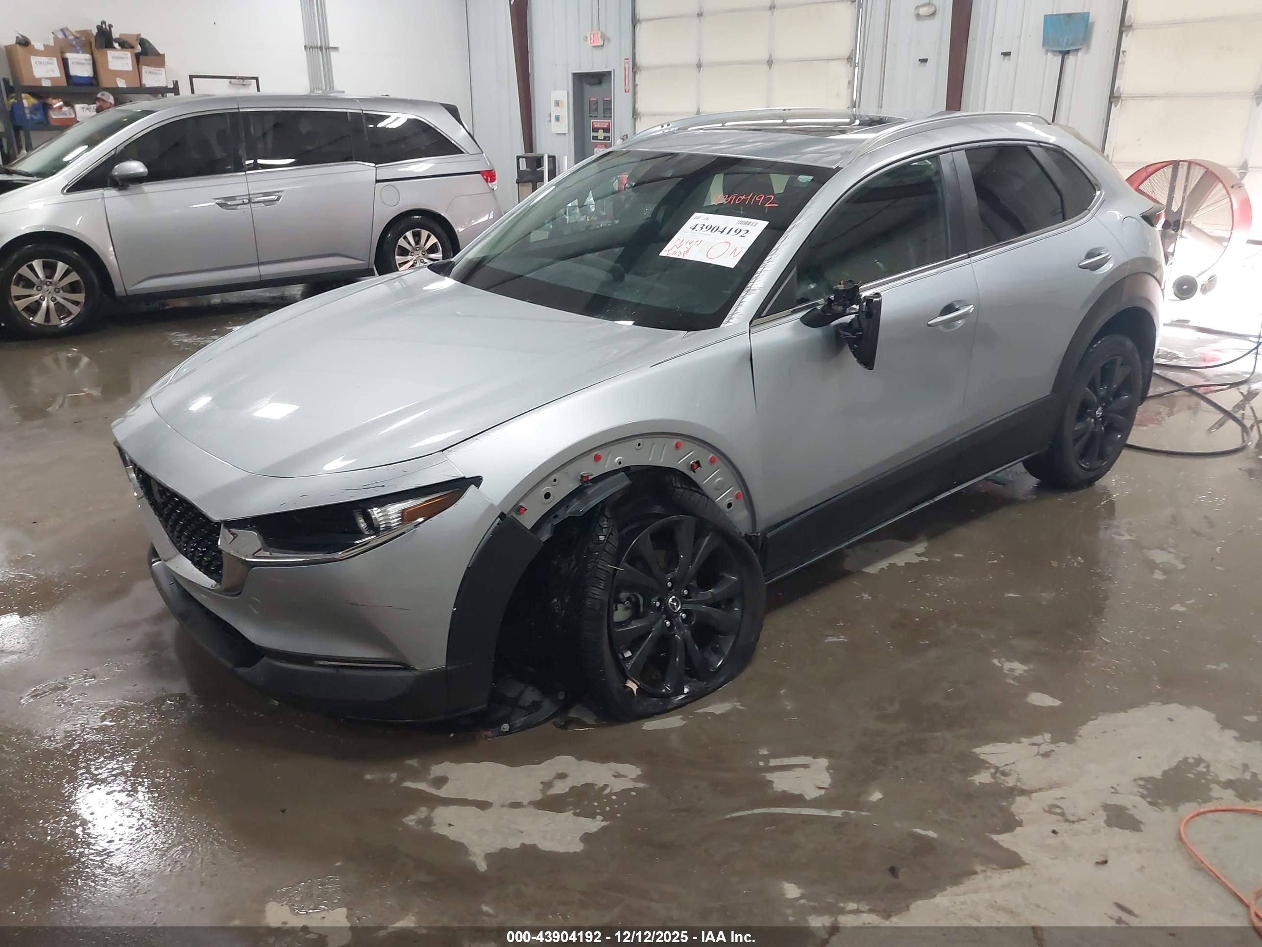 MAZDA CX-30 image 2