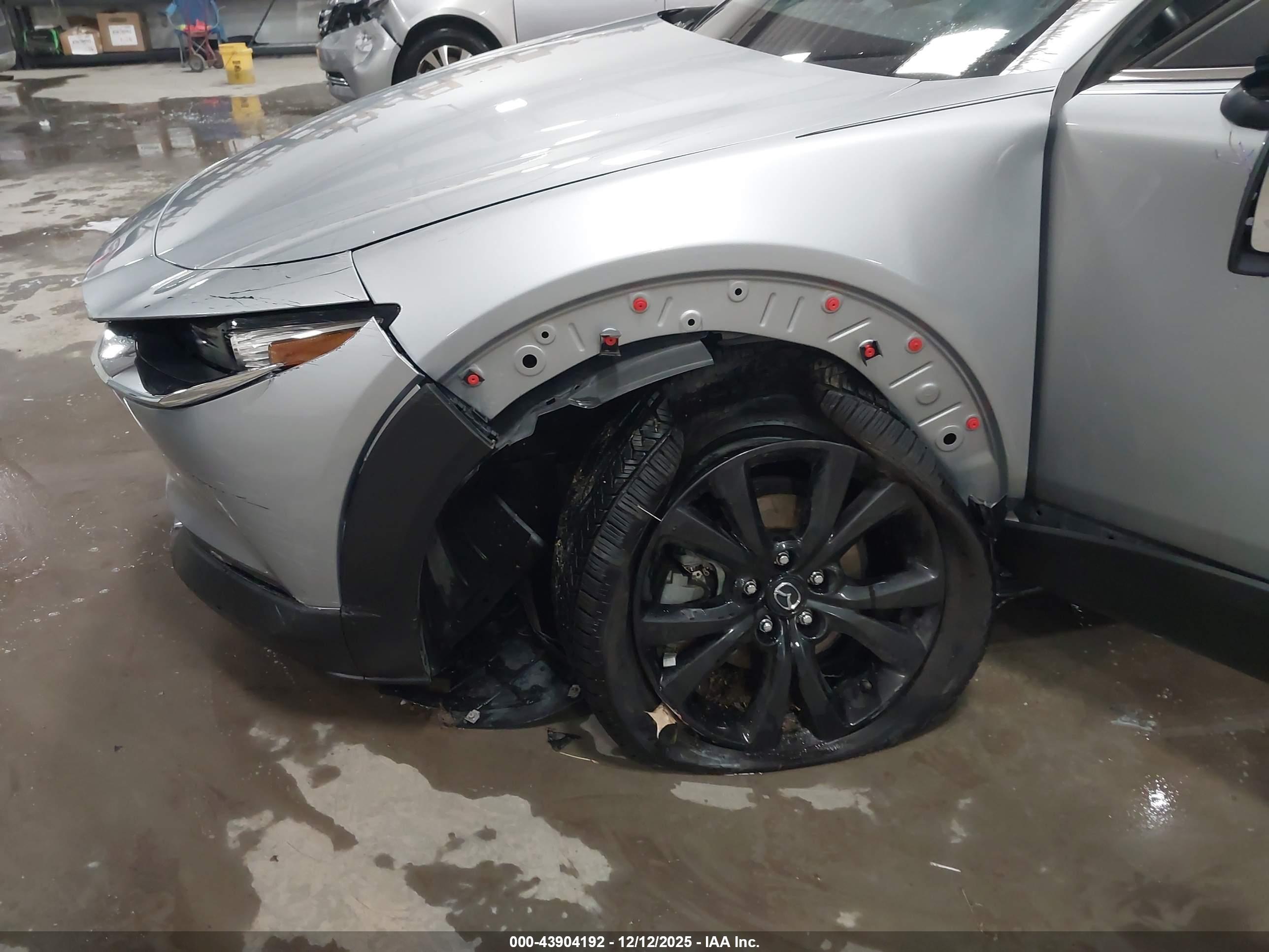 MAZDA CX-30 image 6