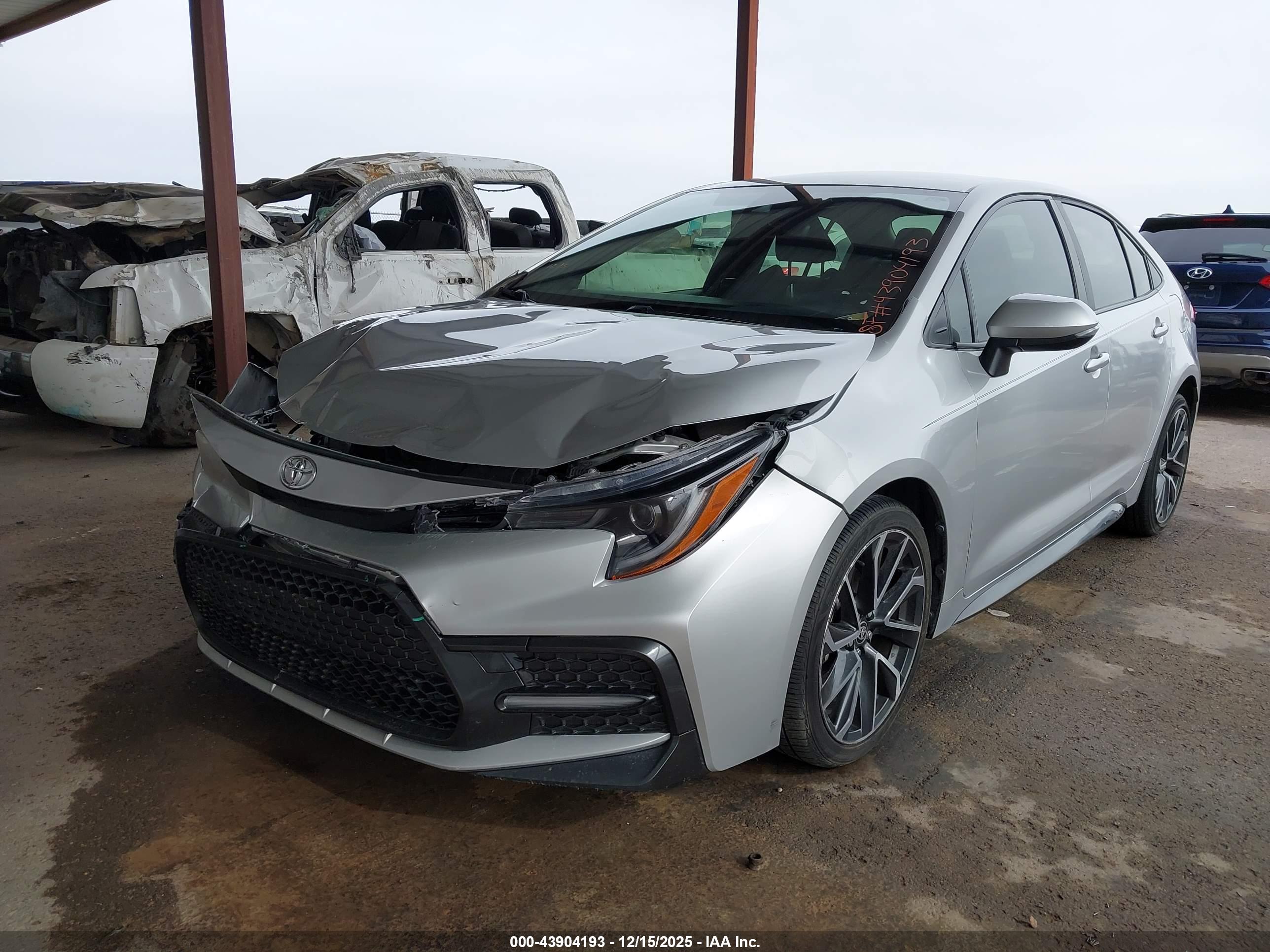 TOYOTA COROLLA image 2