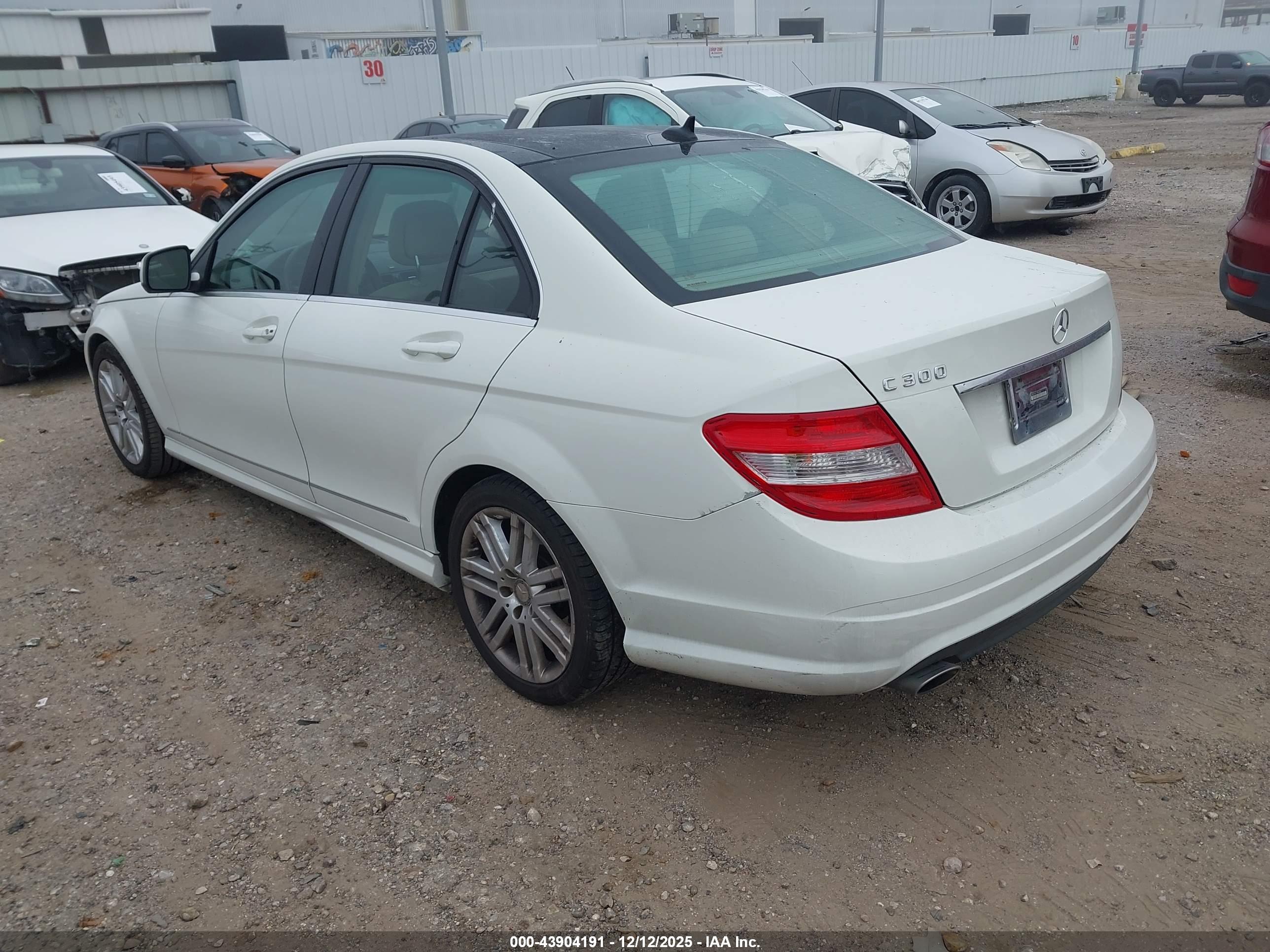 MERCEDES-BENZ C image 3