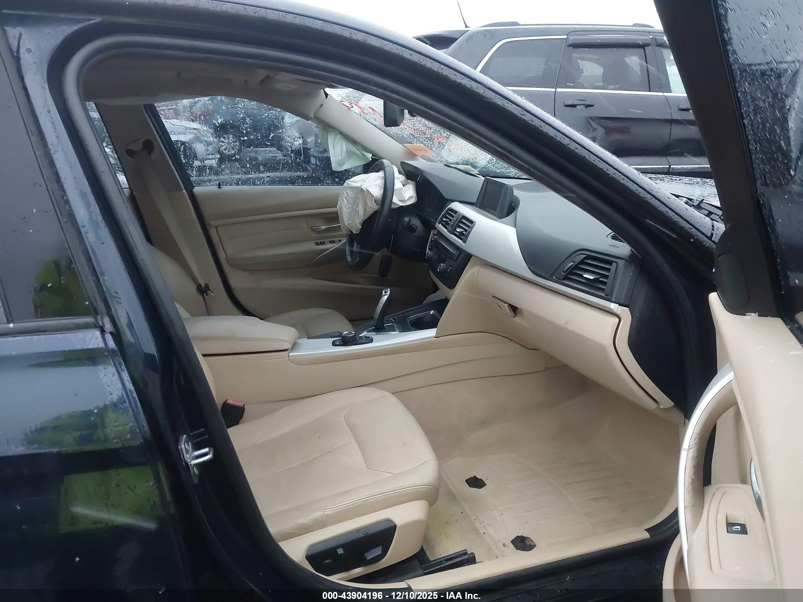 BMW 320I image 5