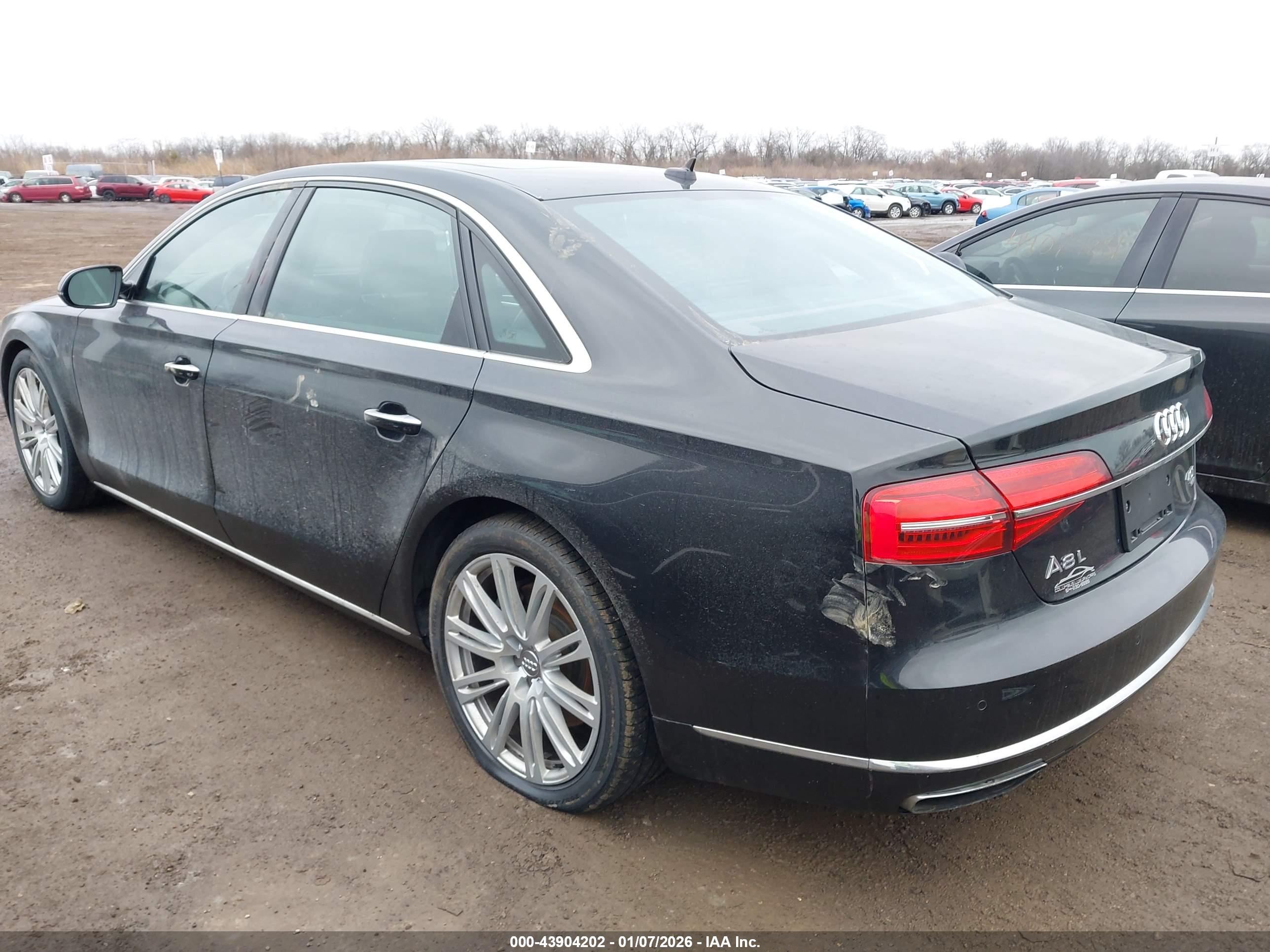 AUDI A8 image 3