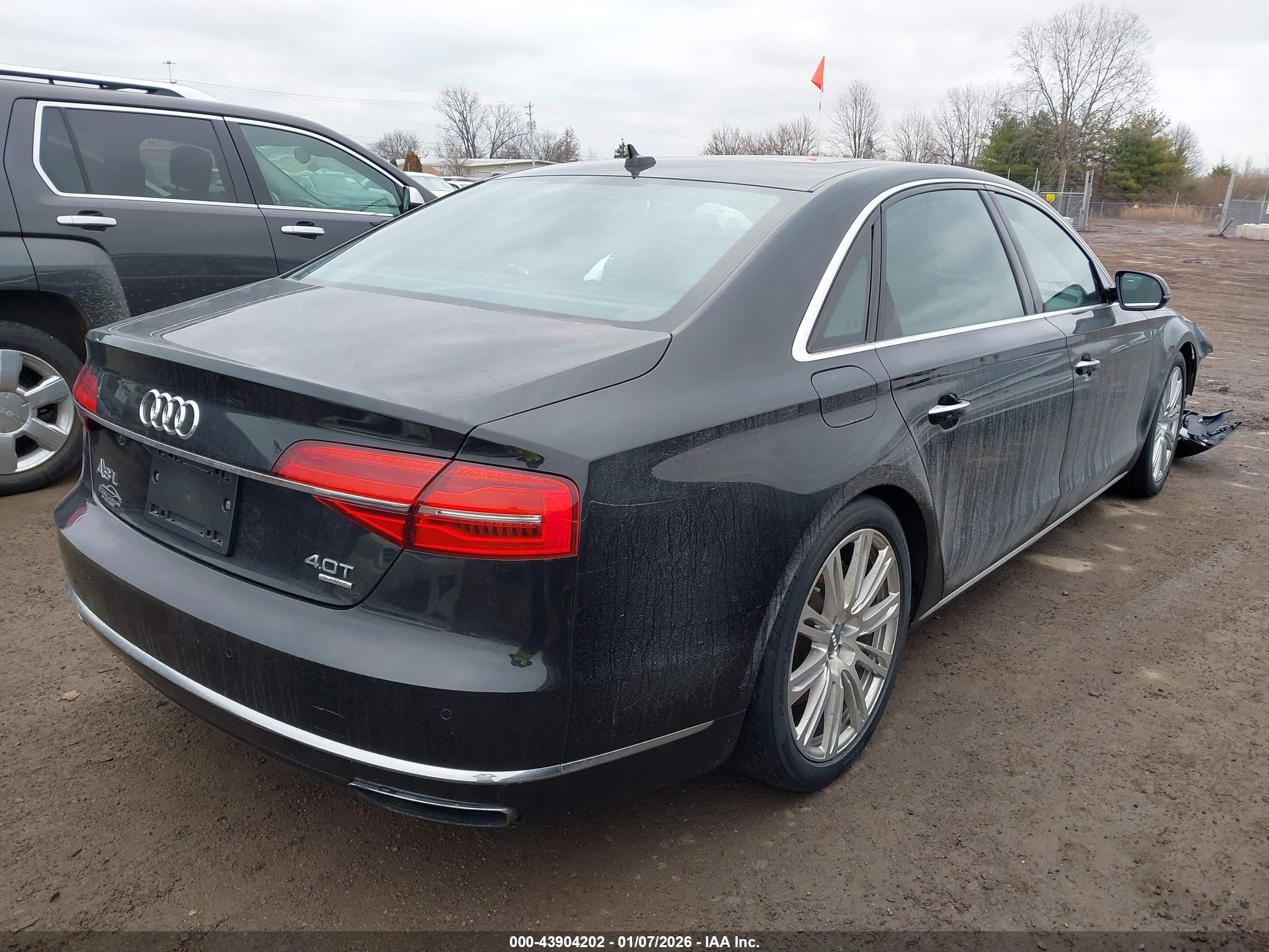 AUDI A8 image 4