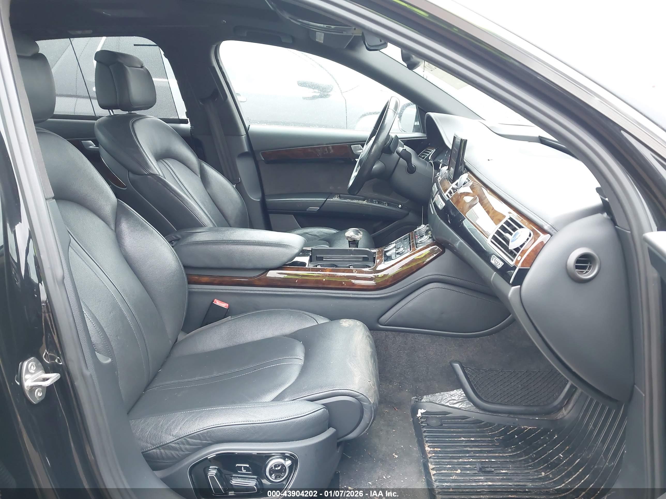 AUDI A8 image 5