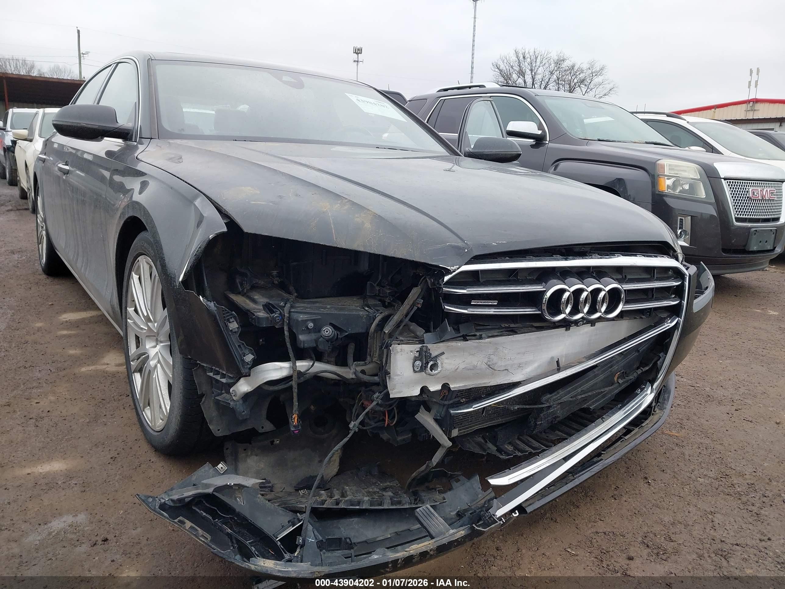 AUDI A8 image 6