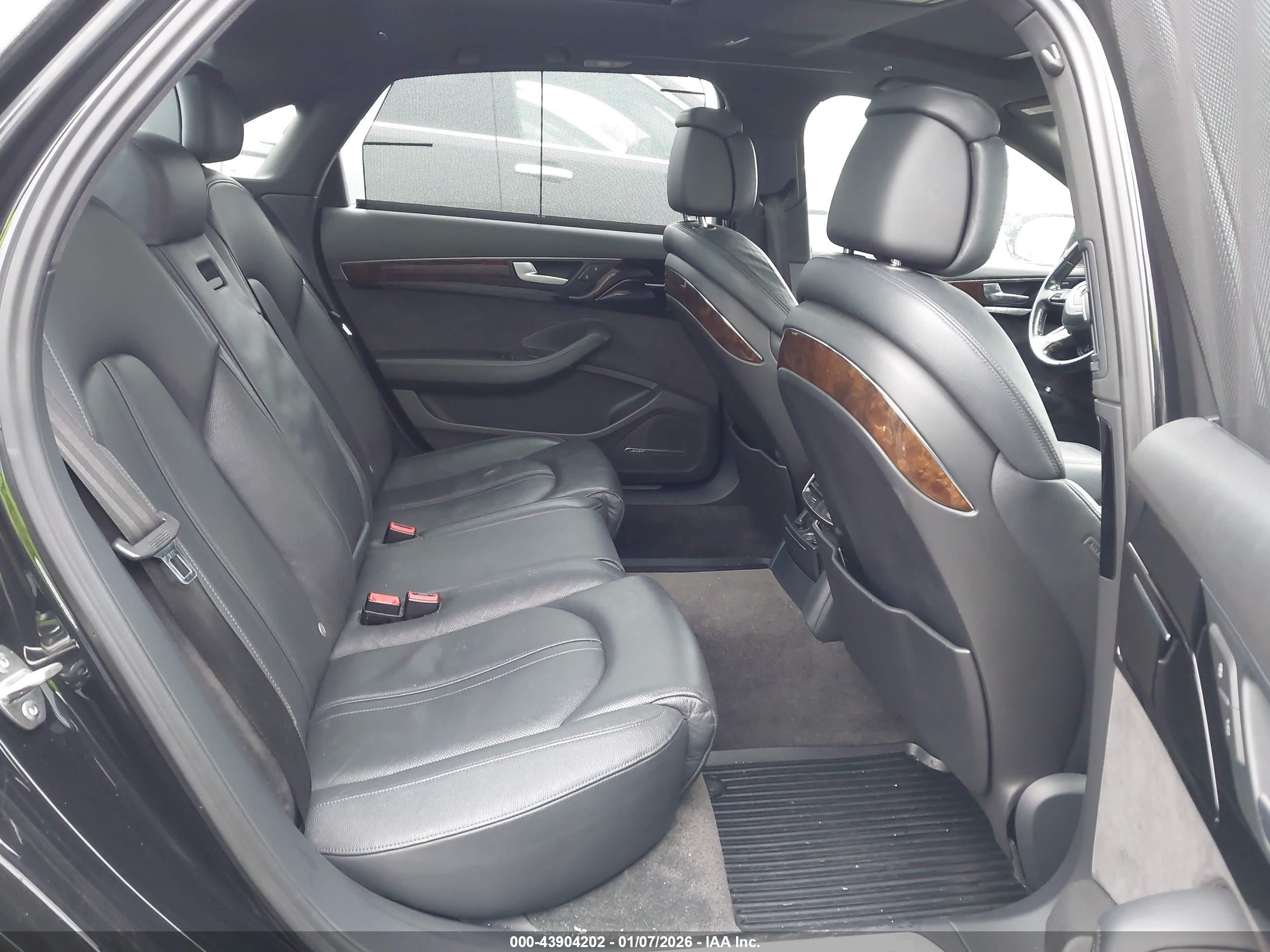 AUDI A8 image 8