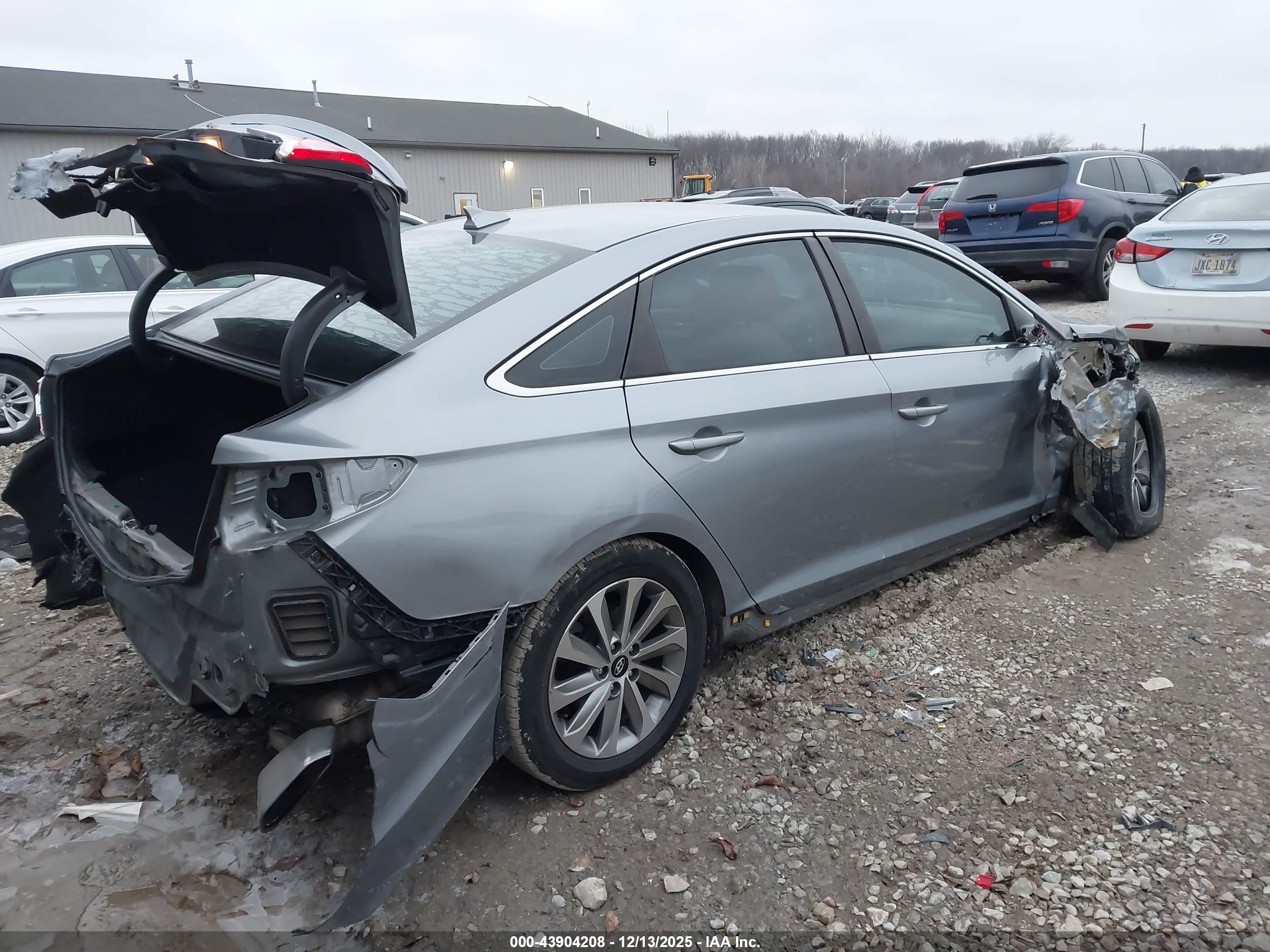 HYUNDAI SONATA image 4