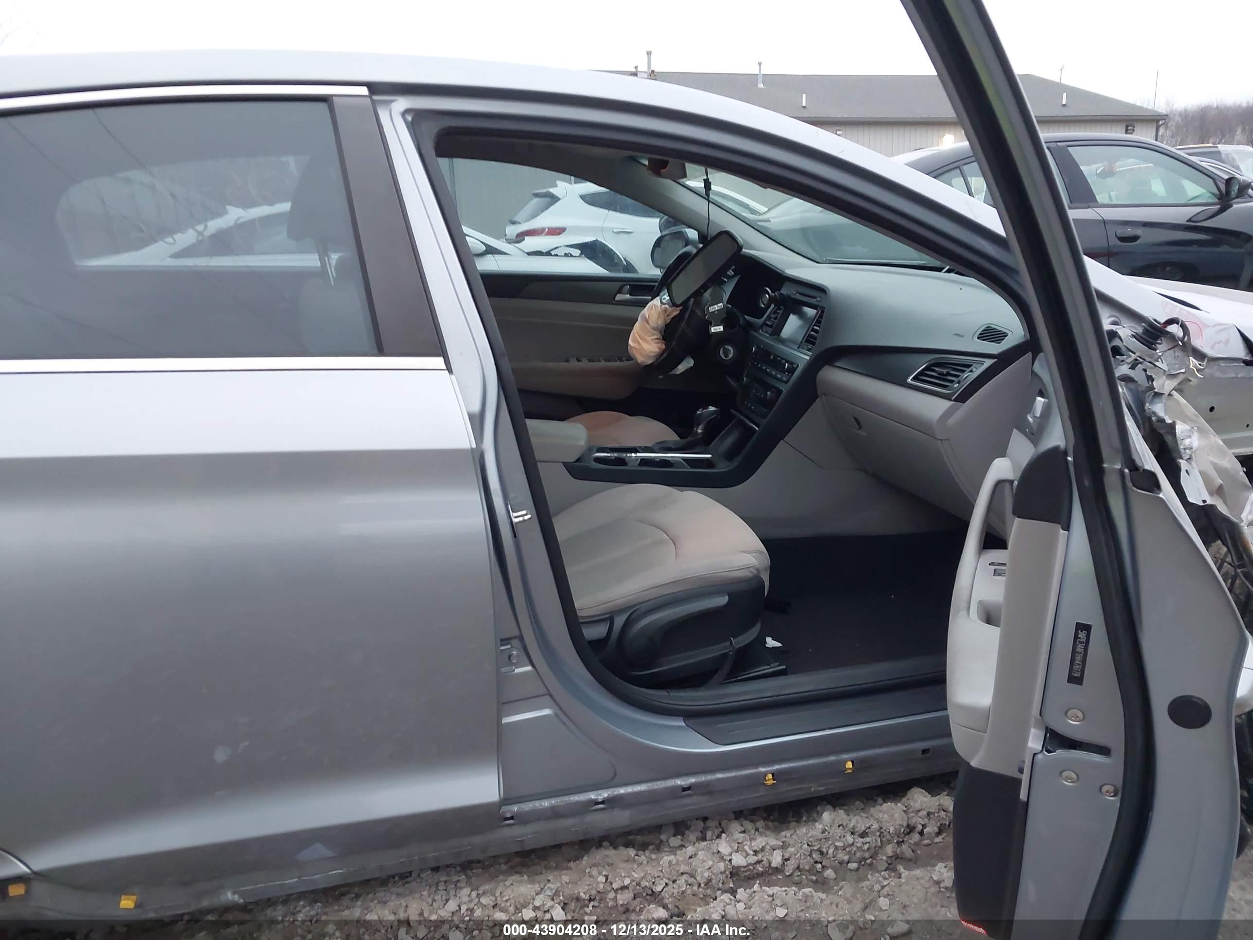 HYUNDAI SONATA image 5