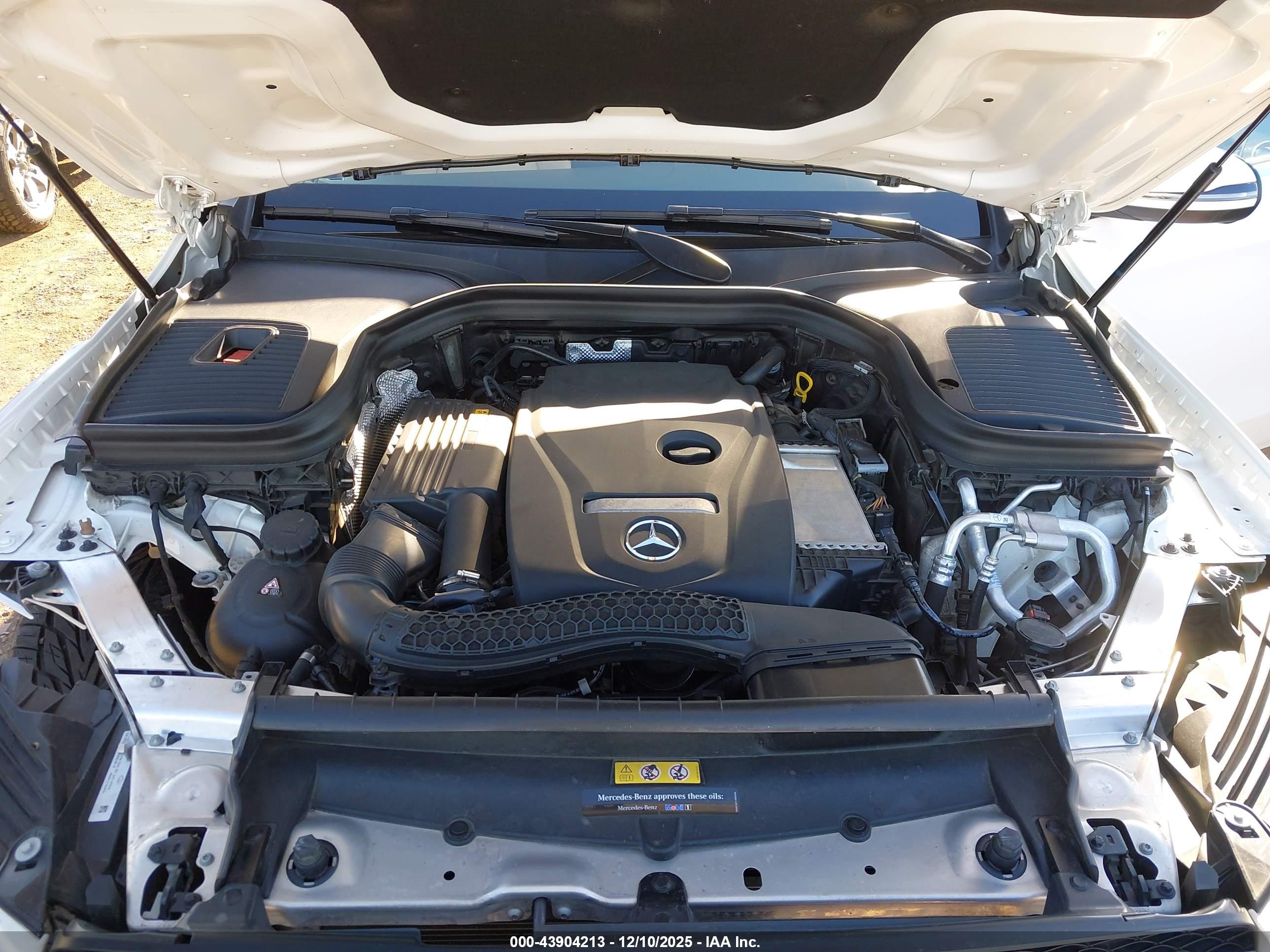 MERCEDES-BENZ GLC image 10