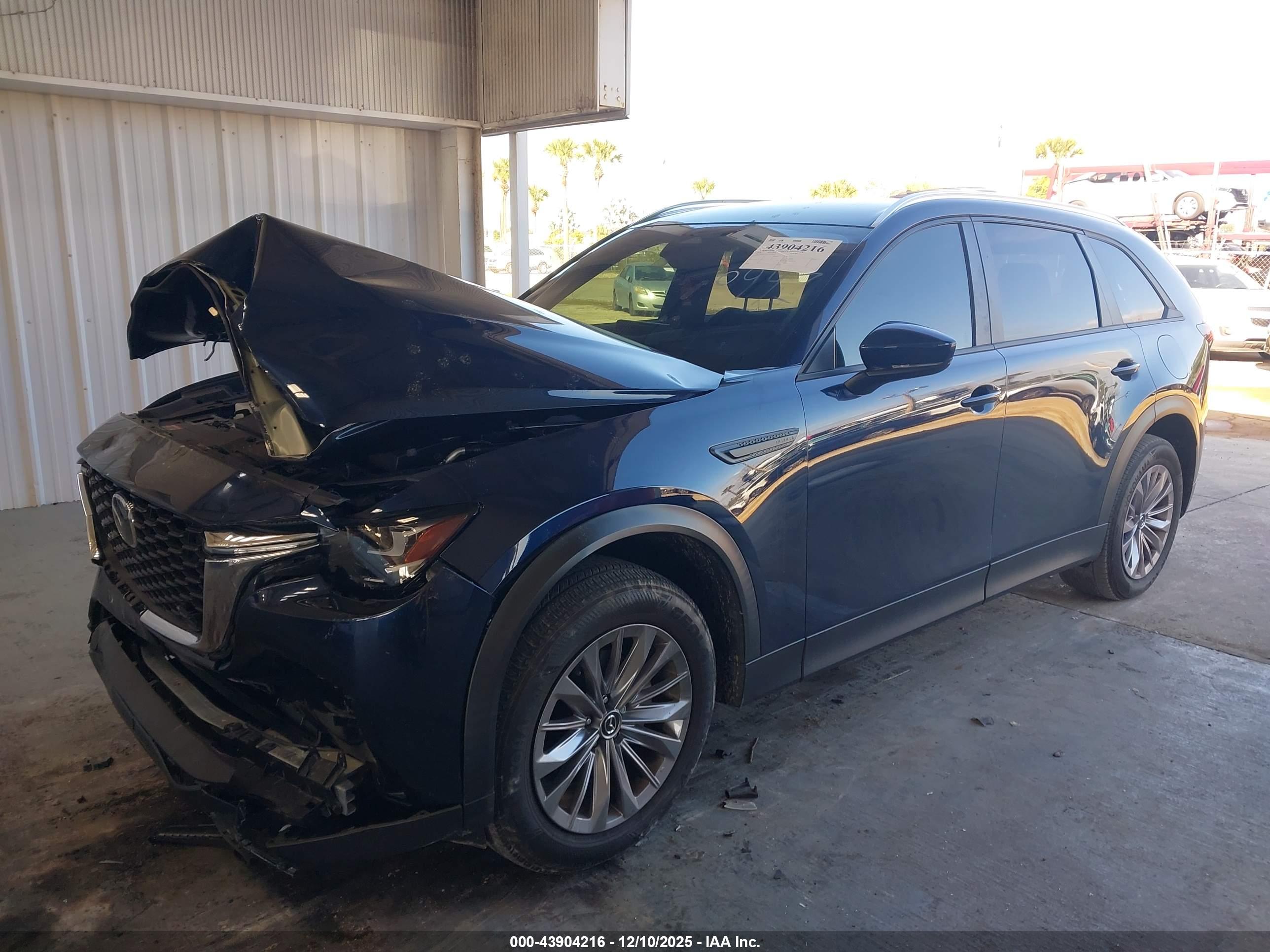 MAZDA CX-90 image 2