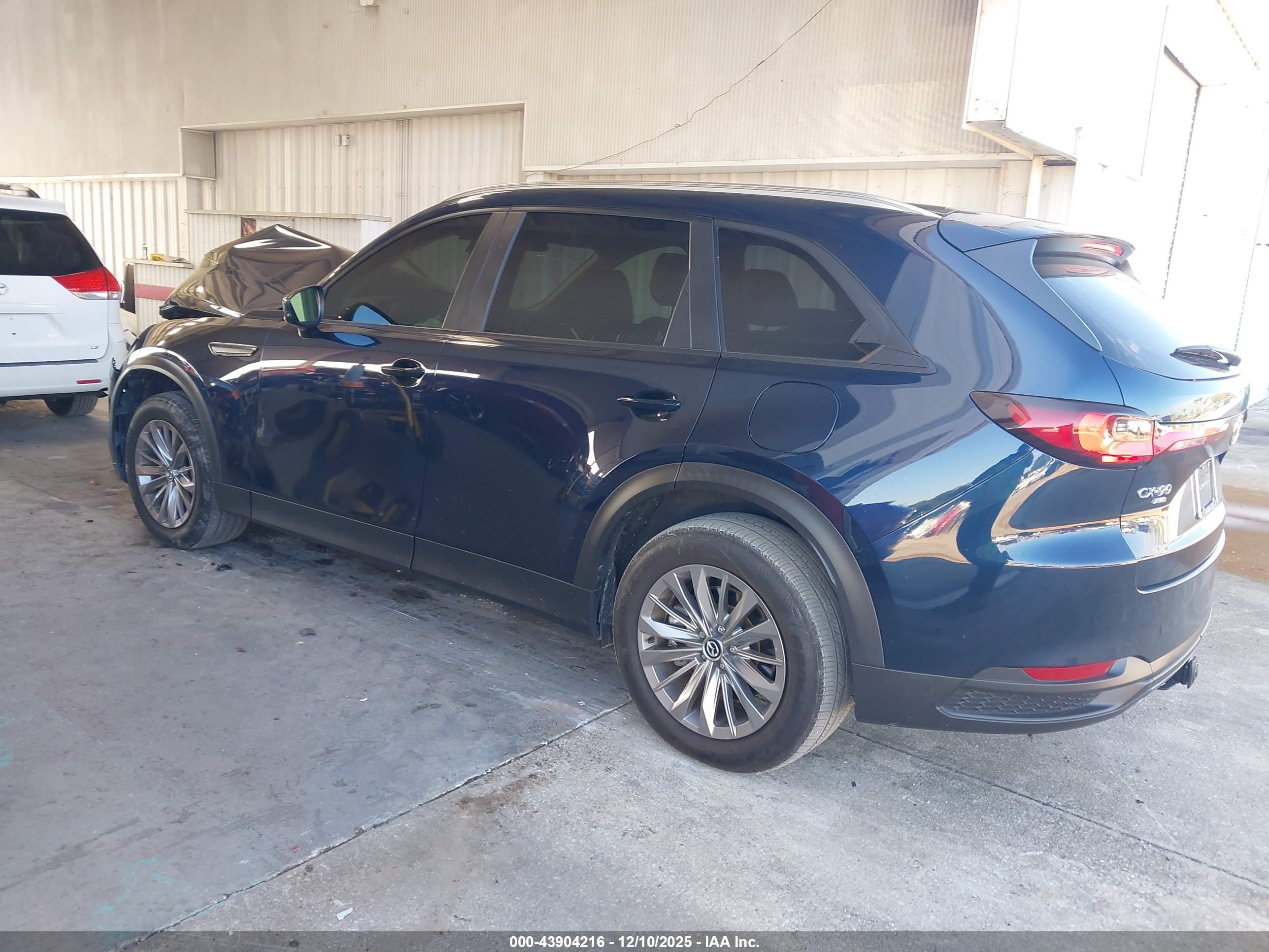 MAZDA CX-90 image 3