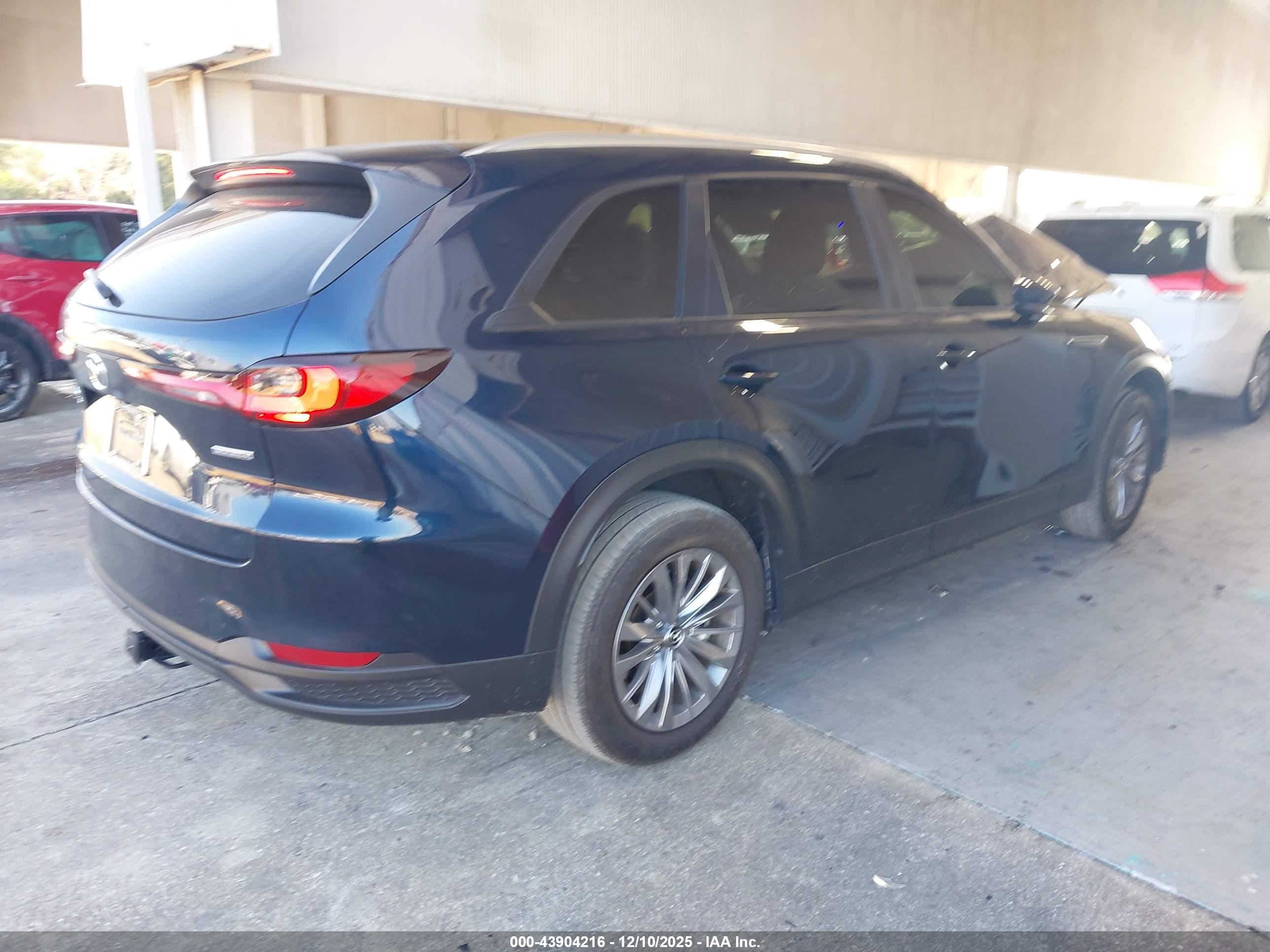 MAZDA CX-90 image 4