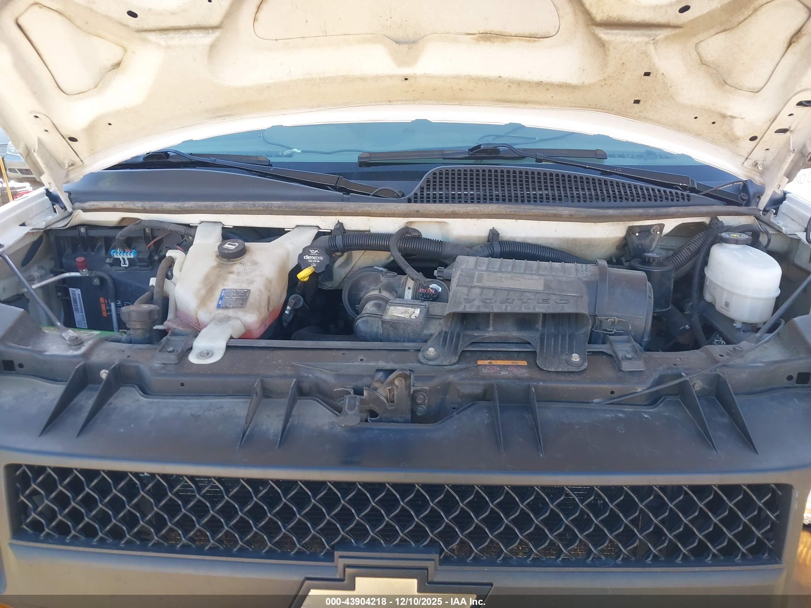 CHEVROLET EXPRESS image 10