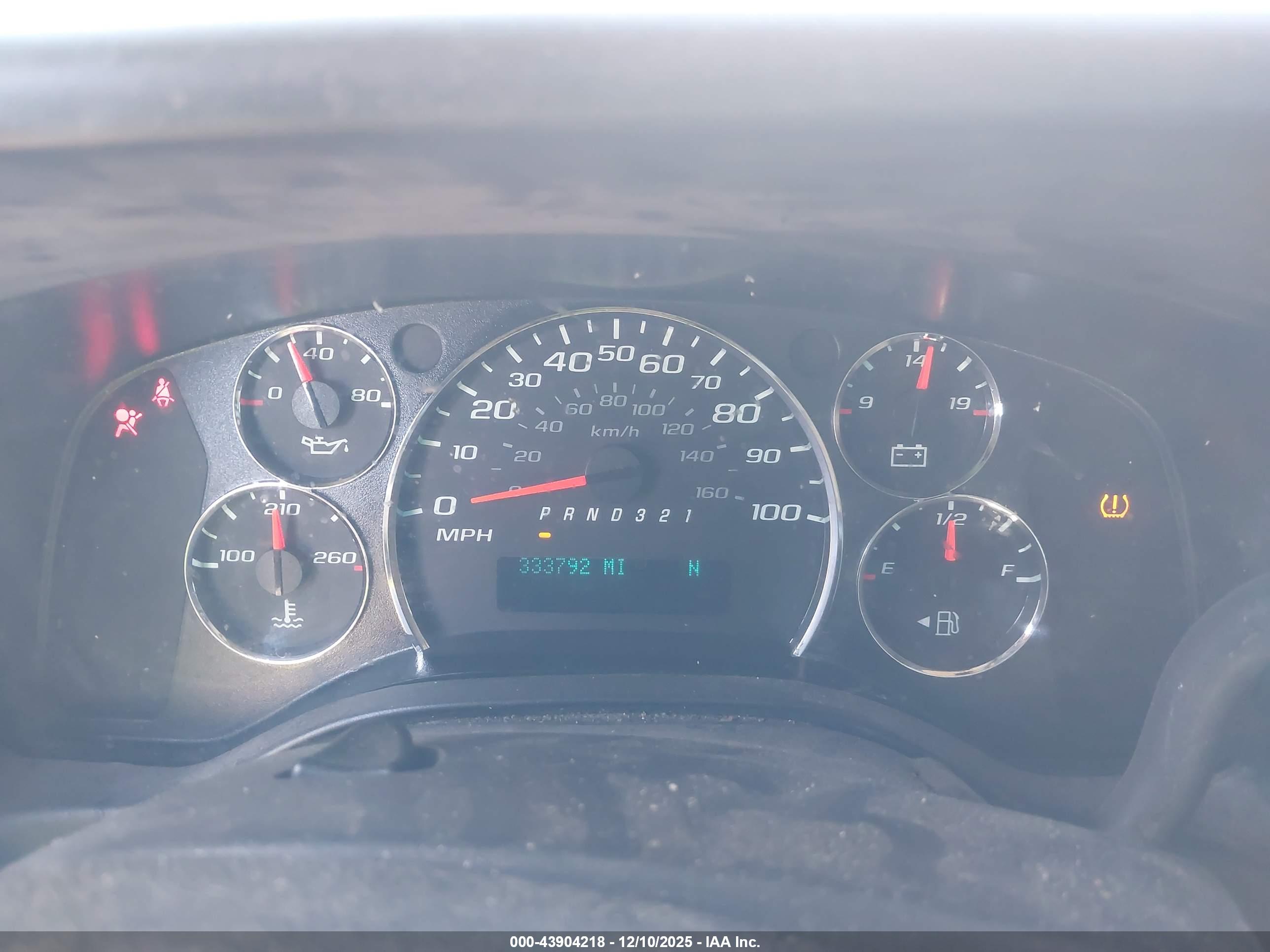 CHEVROLET EXPRESS image 7
