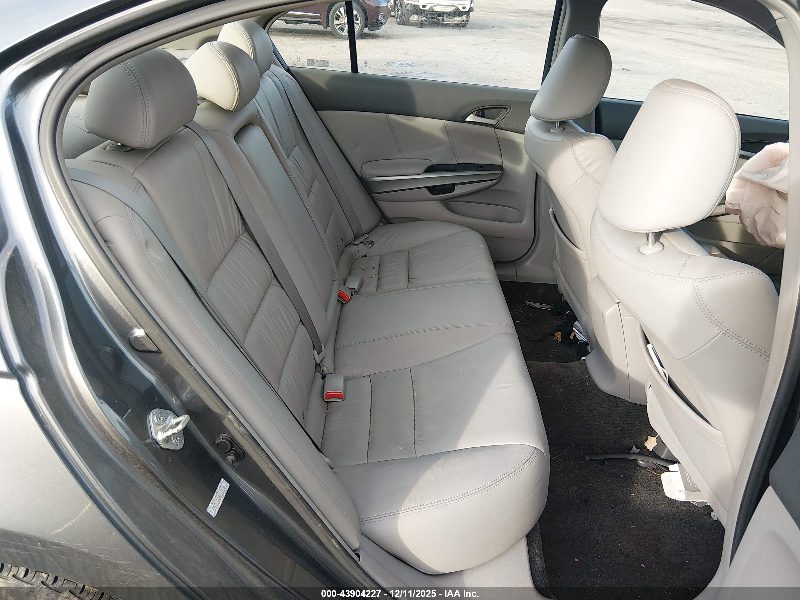 HONDA ACCORD image 8
