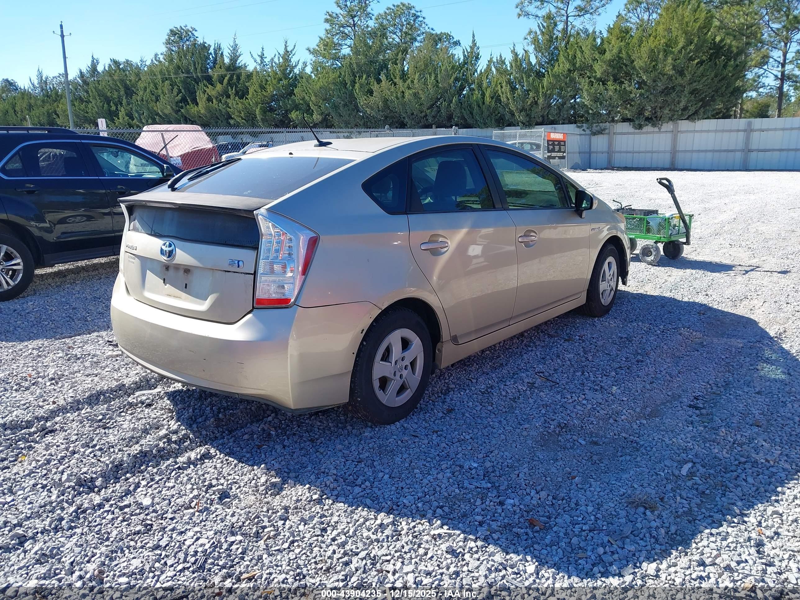 TOYOTA PRIUS image 4