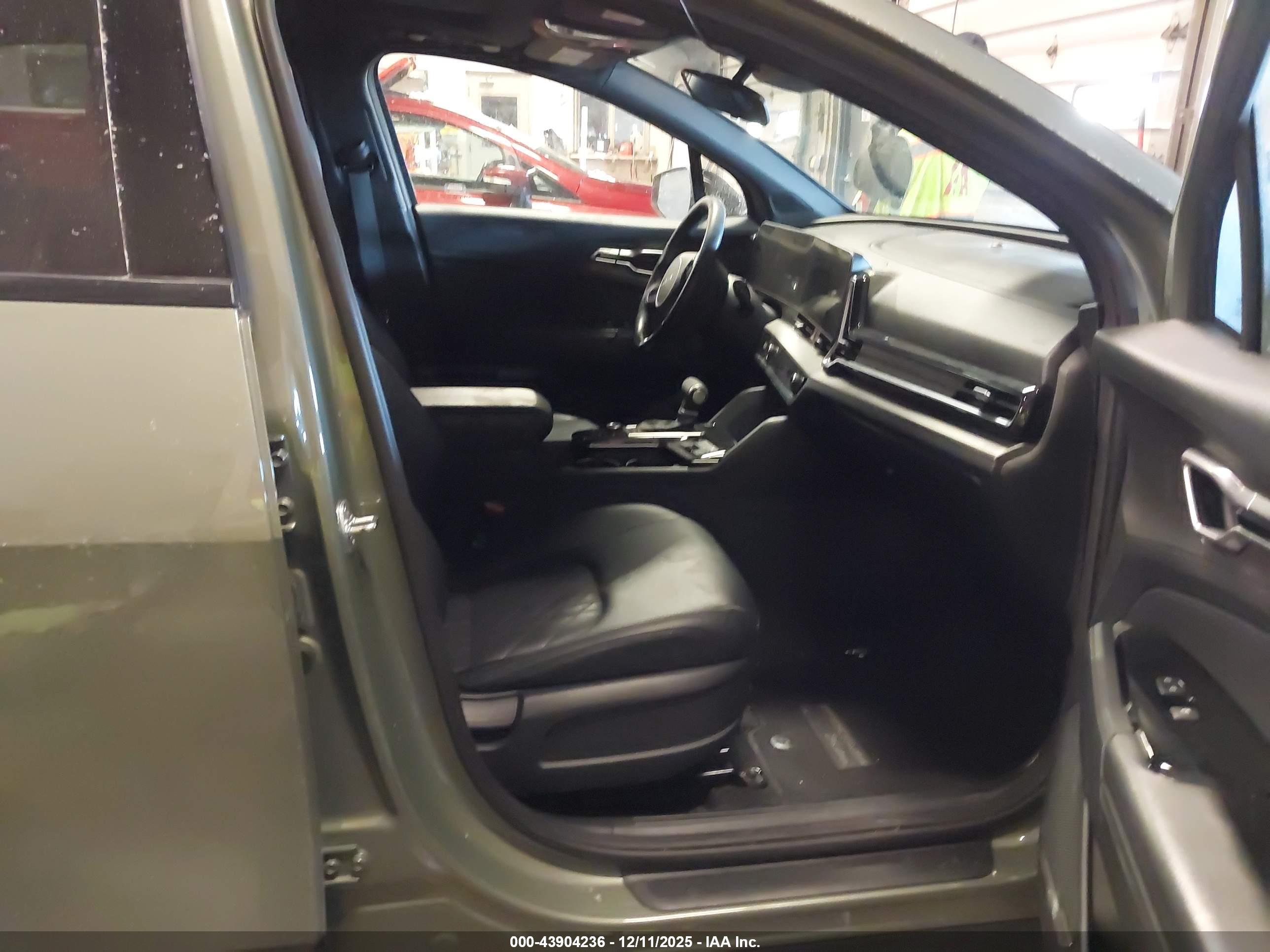 KIA SPORTAGE image 5