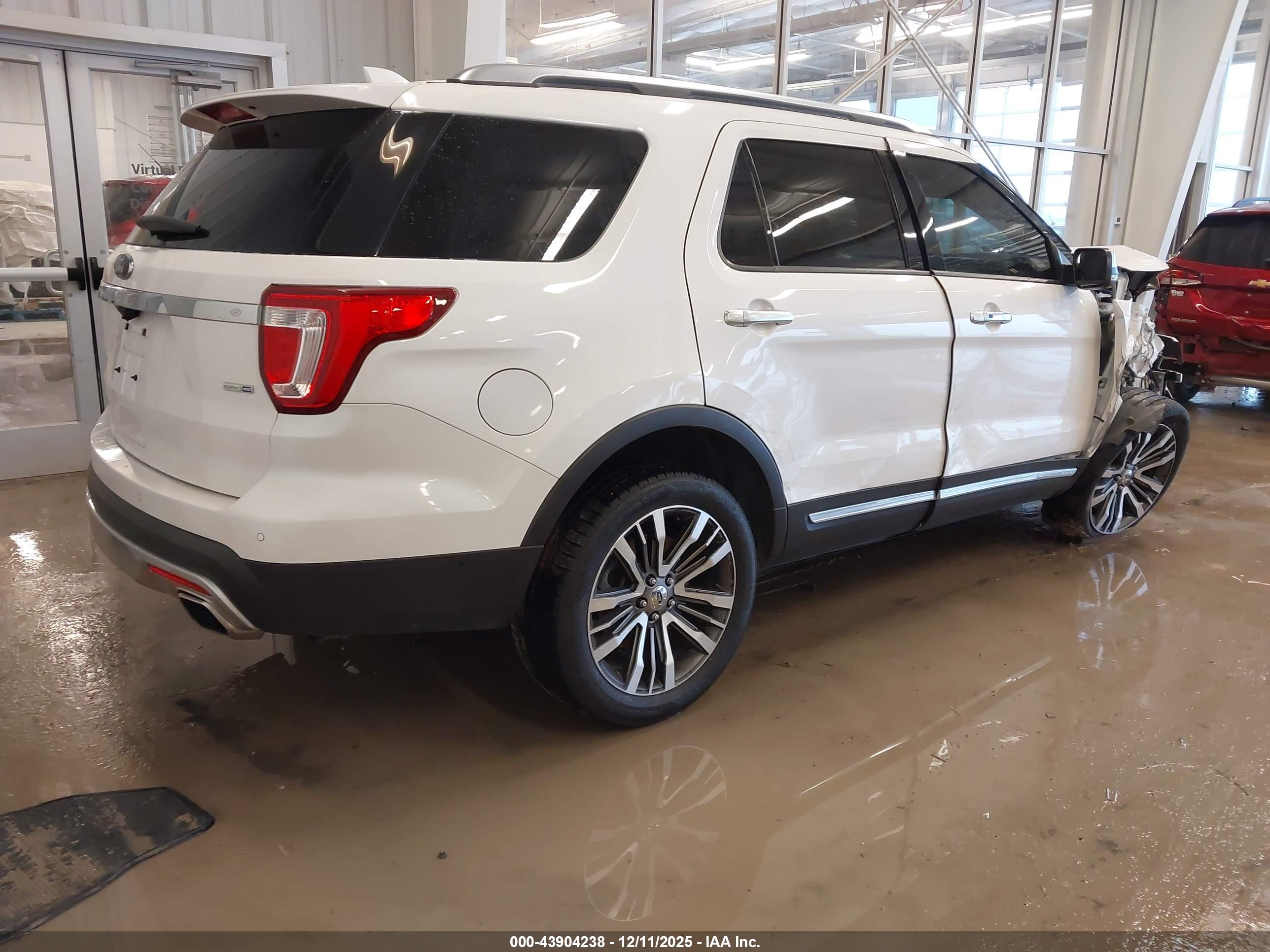 FORD EXPLORER image 4