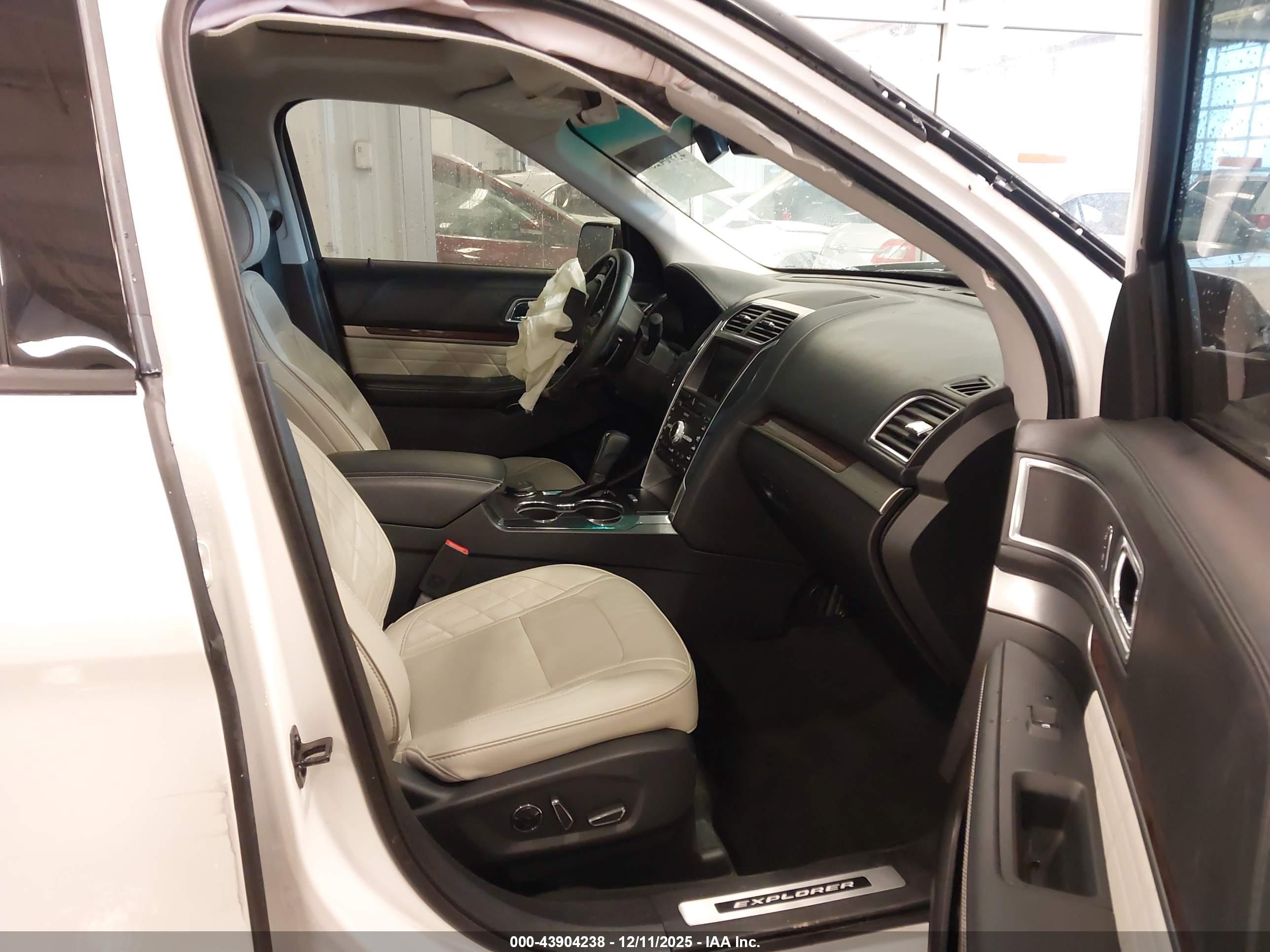 FORD EXPLORER image 5