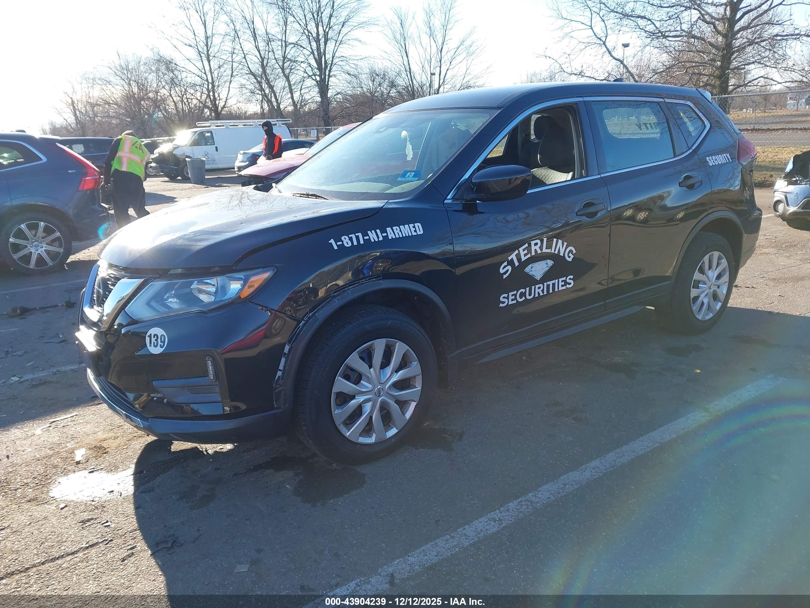 NISSAN ROGUE image 2