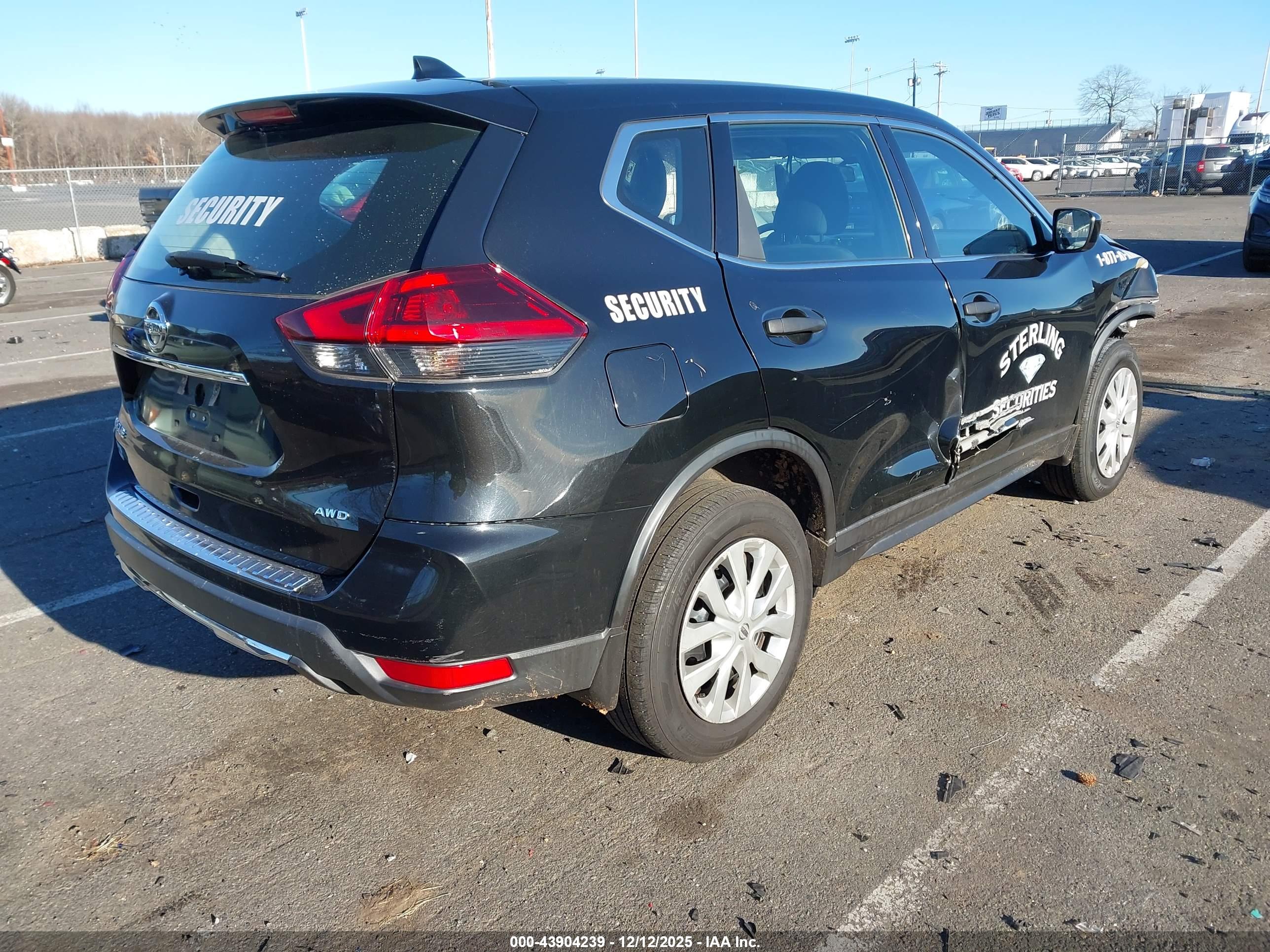 NISSAN ROGUE image 4