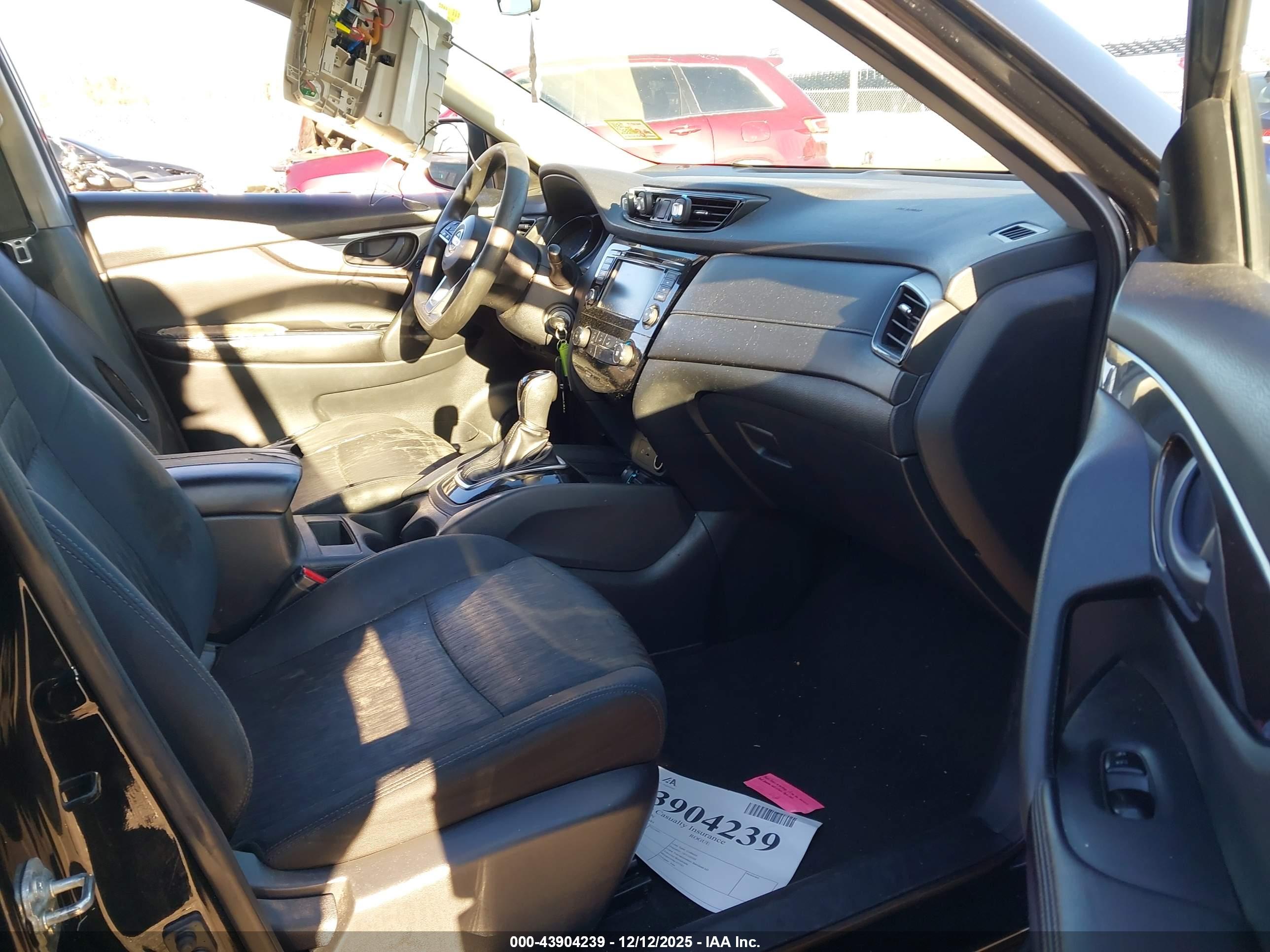 NISSAN ROGUE image 5