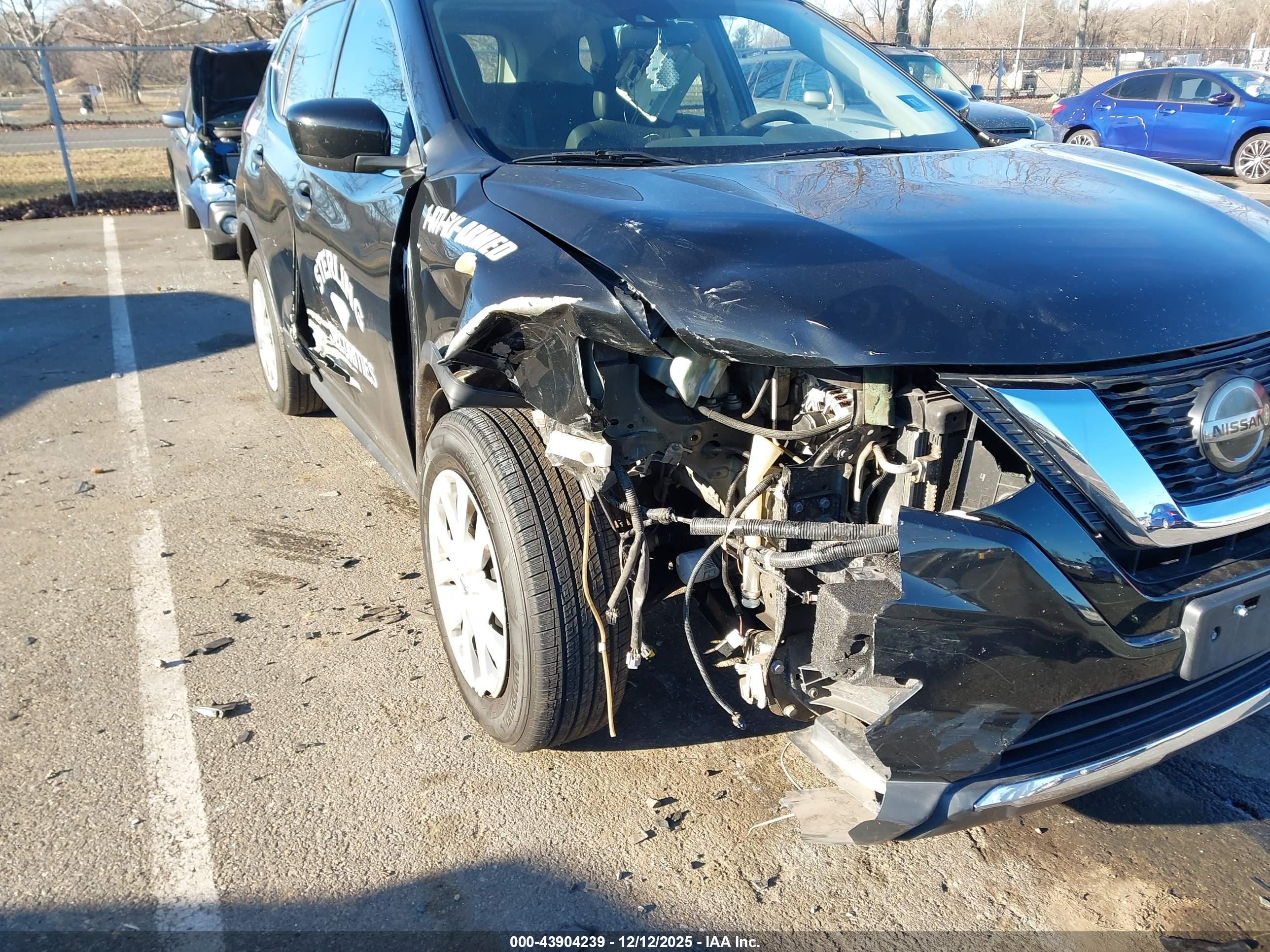 NISSAN ROGUE image 6
