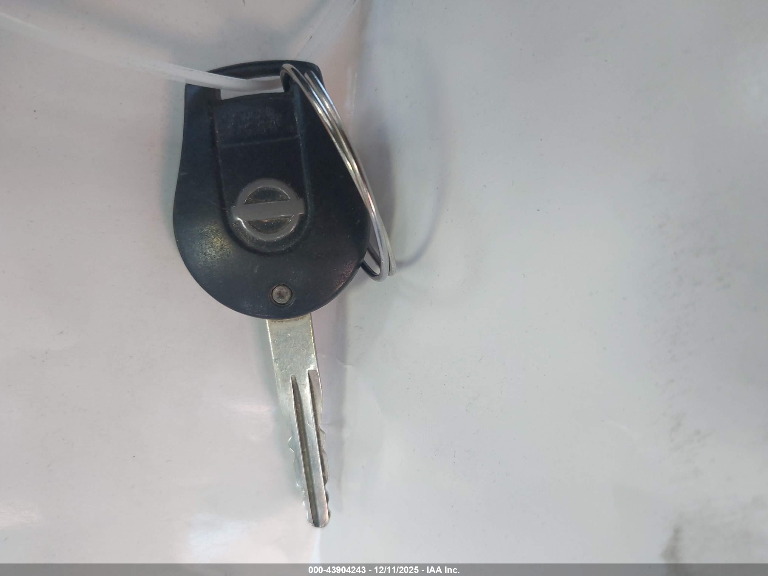 NISSAN CUBE image 11