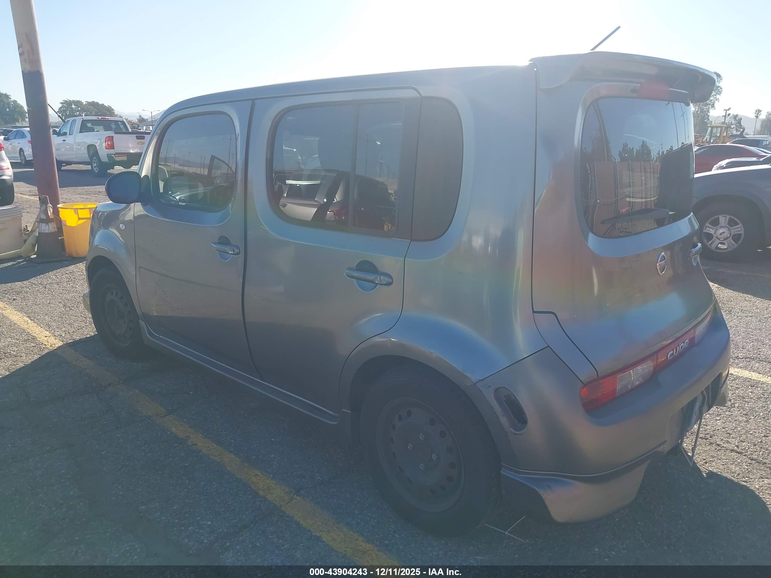 NISSAN CUBE image 3