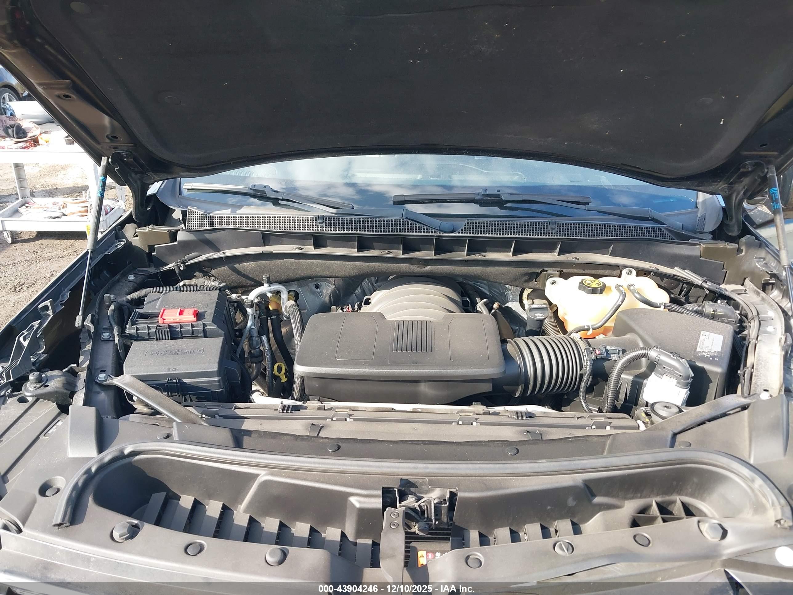 CHEVROLET TAHOE image 10