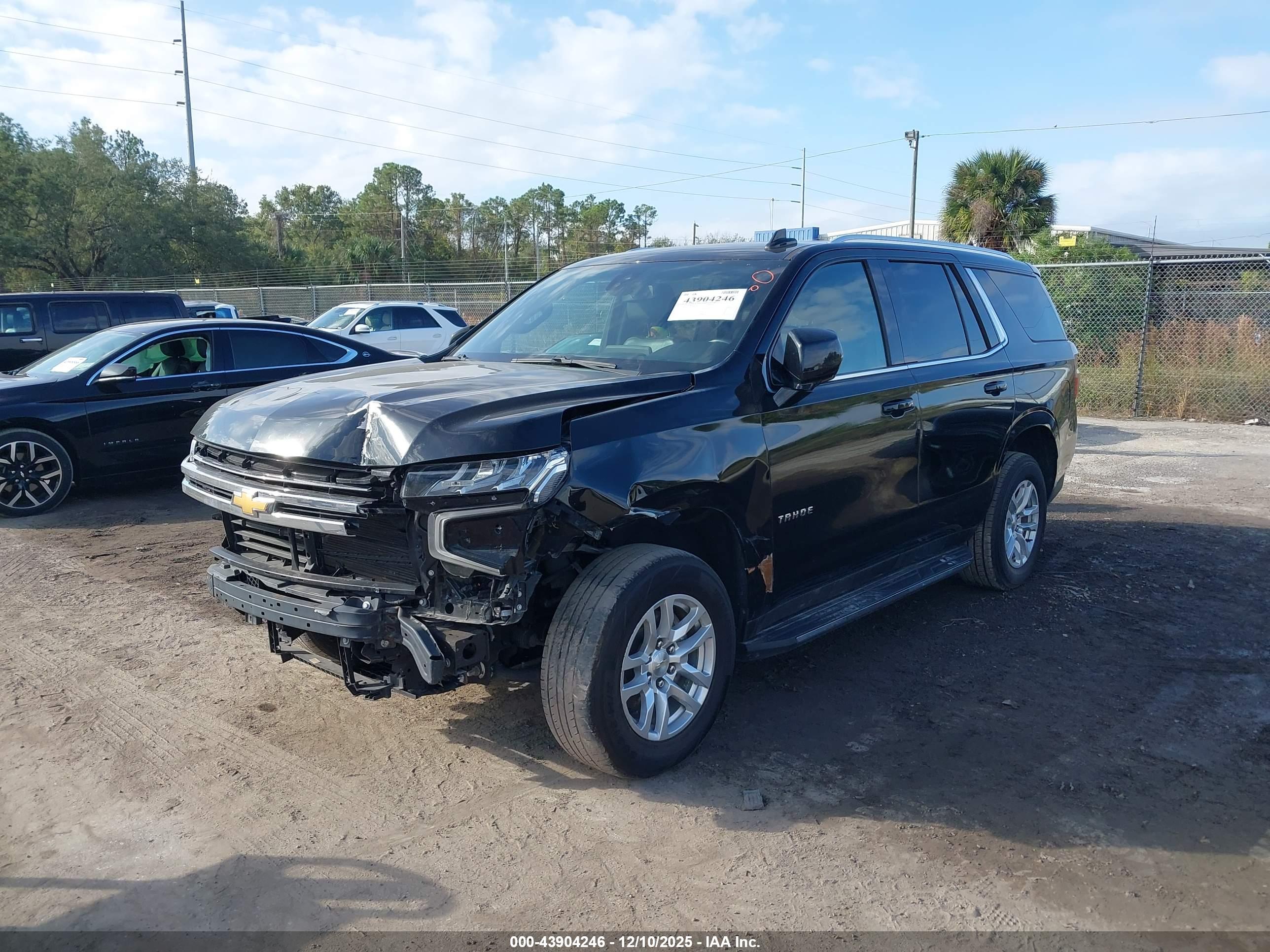 CHEVROLET TAHOE image 2