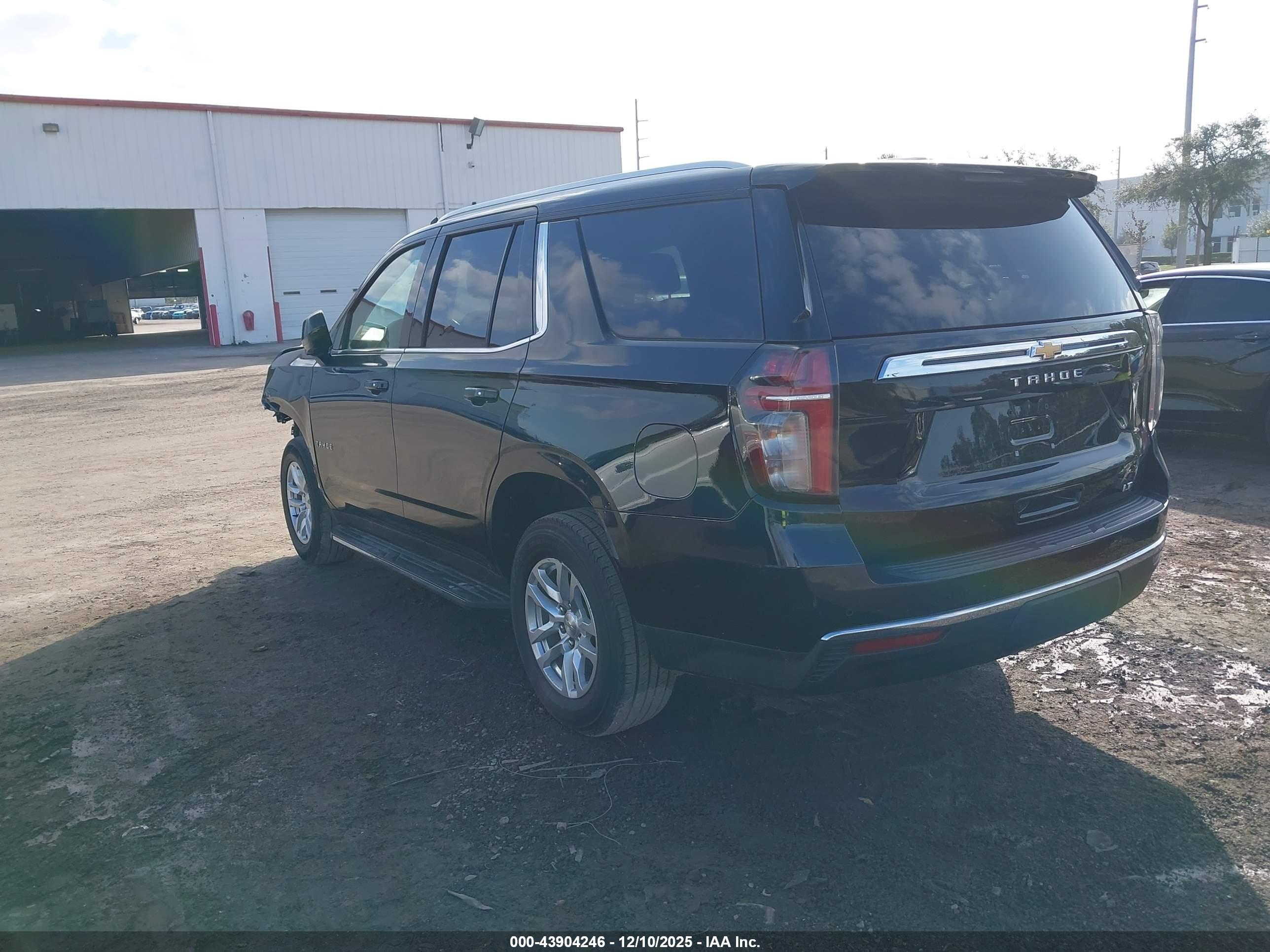 CHEVROLET TAHOE image 3