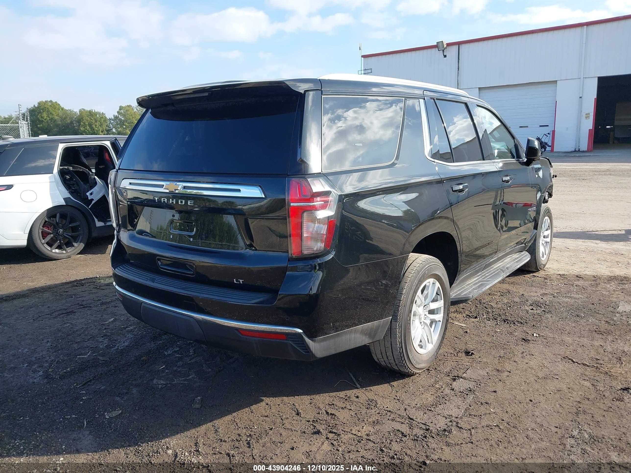 CHEVROLET TAHOE image 4