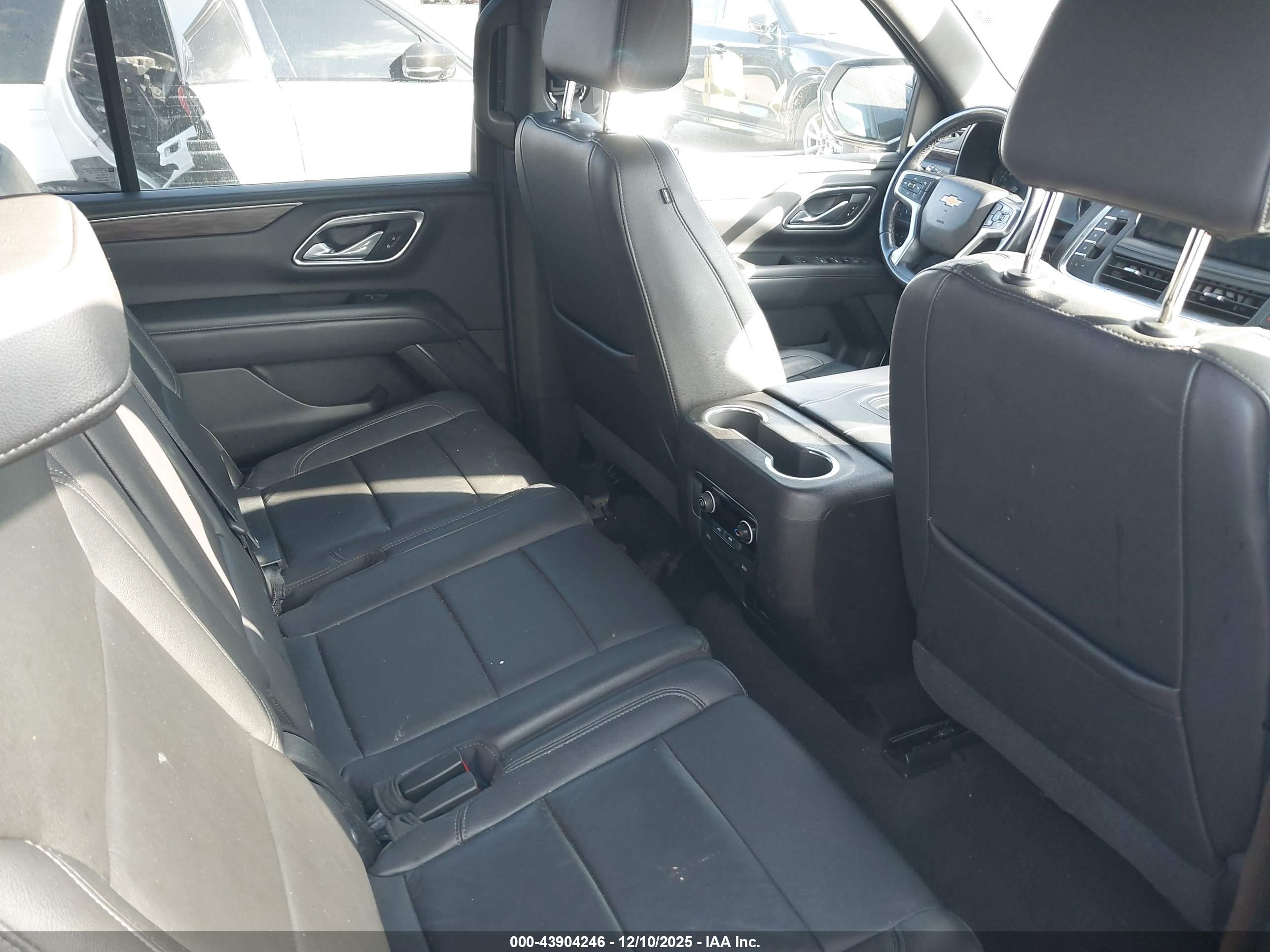 CHEVROLET TAHOE image 8