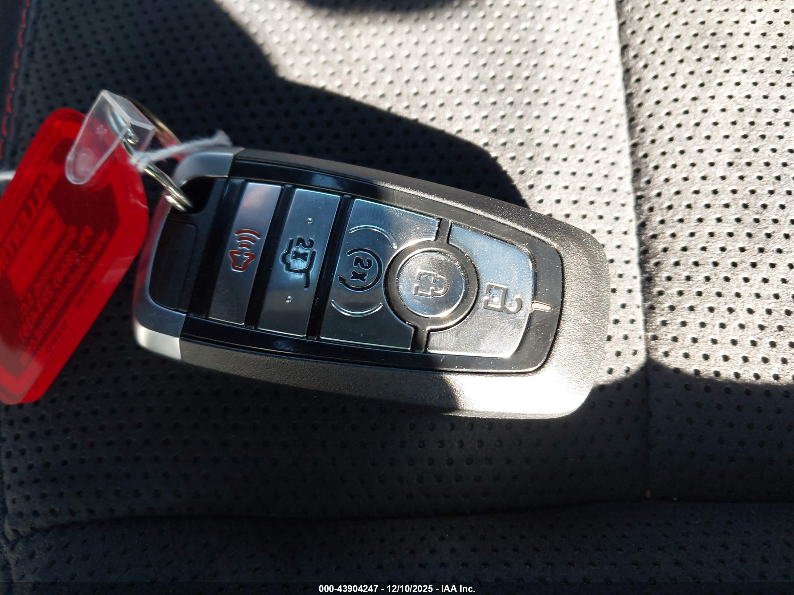 FORD EXPLORER image 11