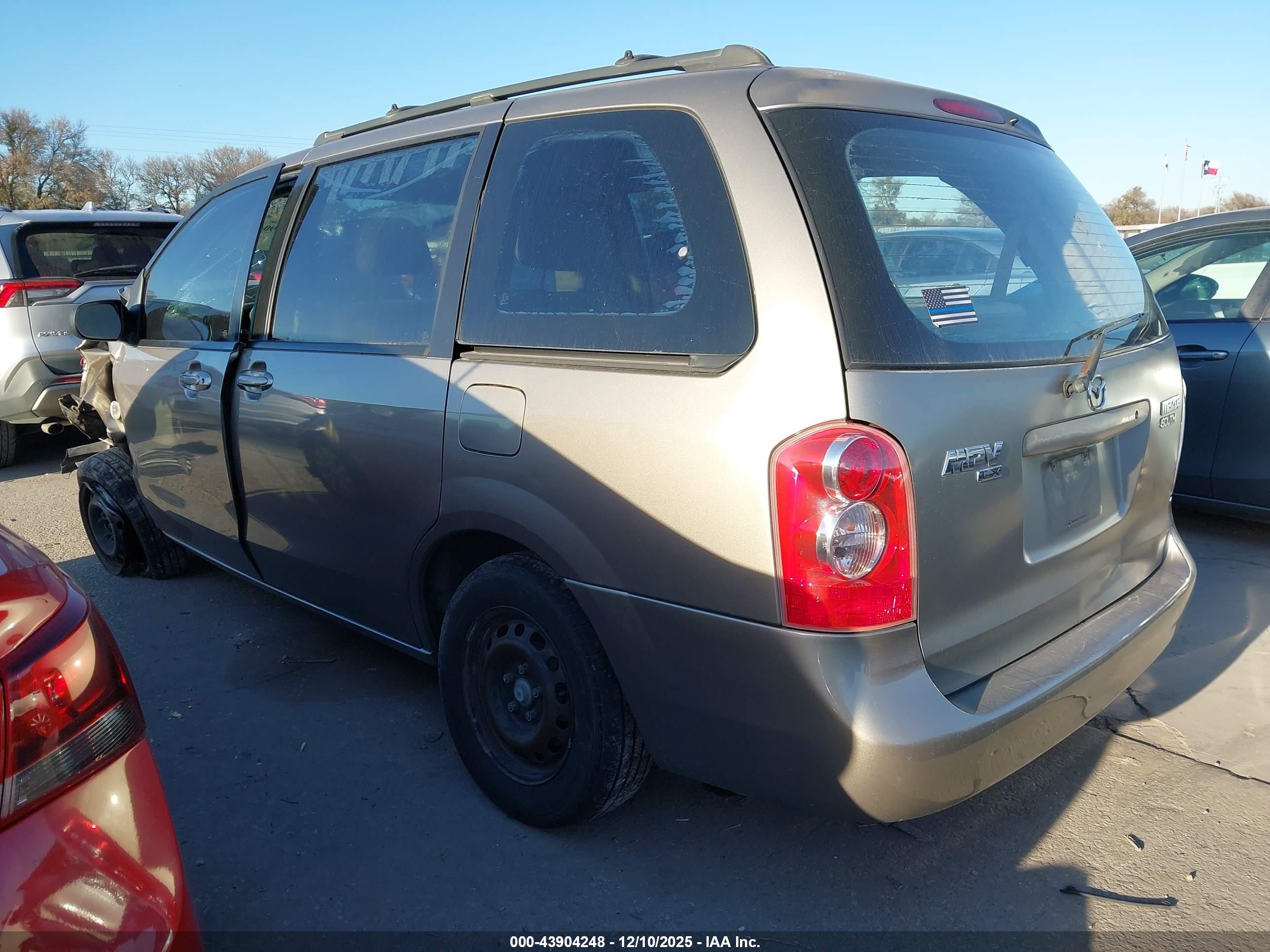 MAZDA MPV image 3