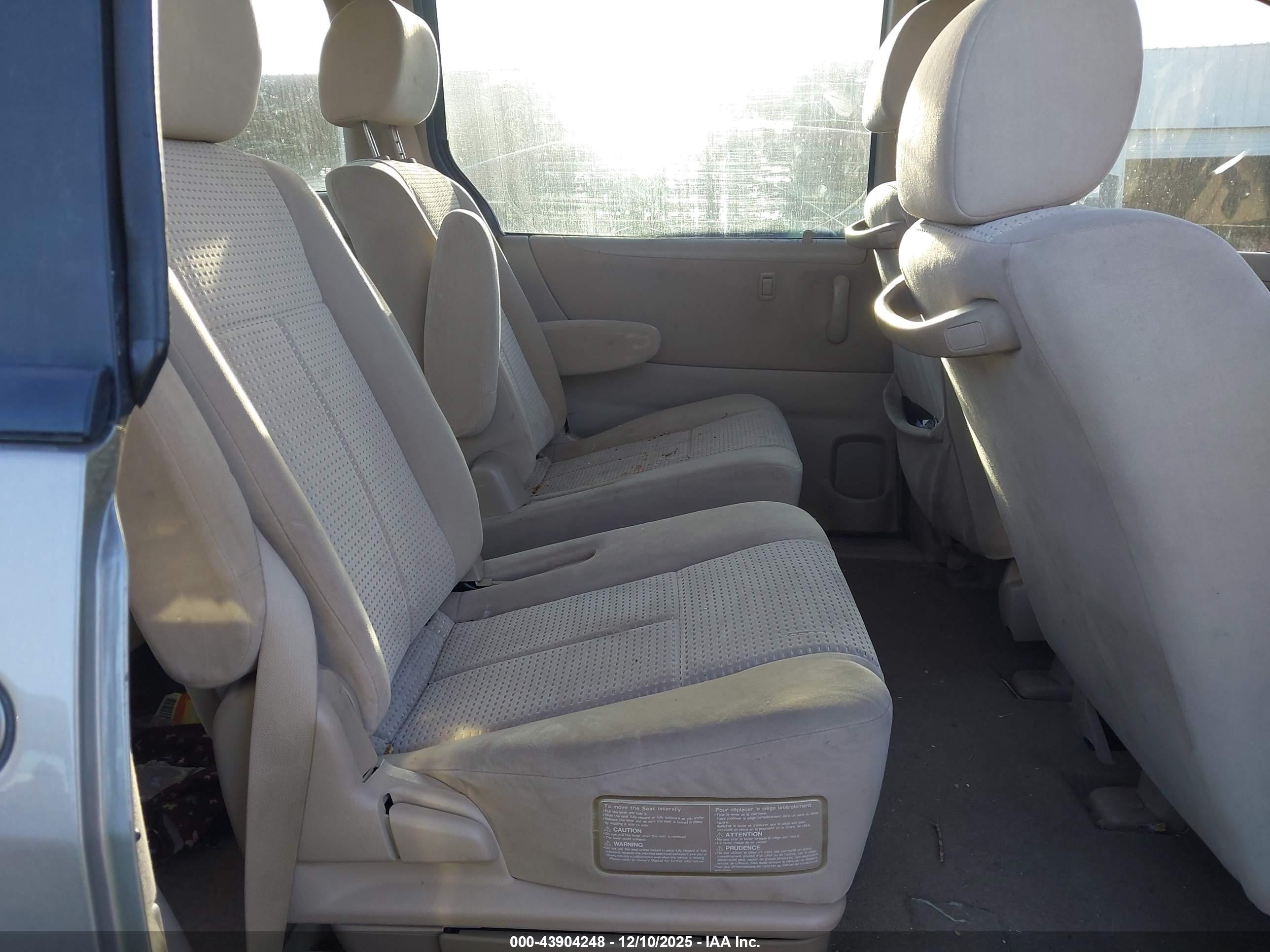 MAZDA MPV image 8